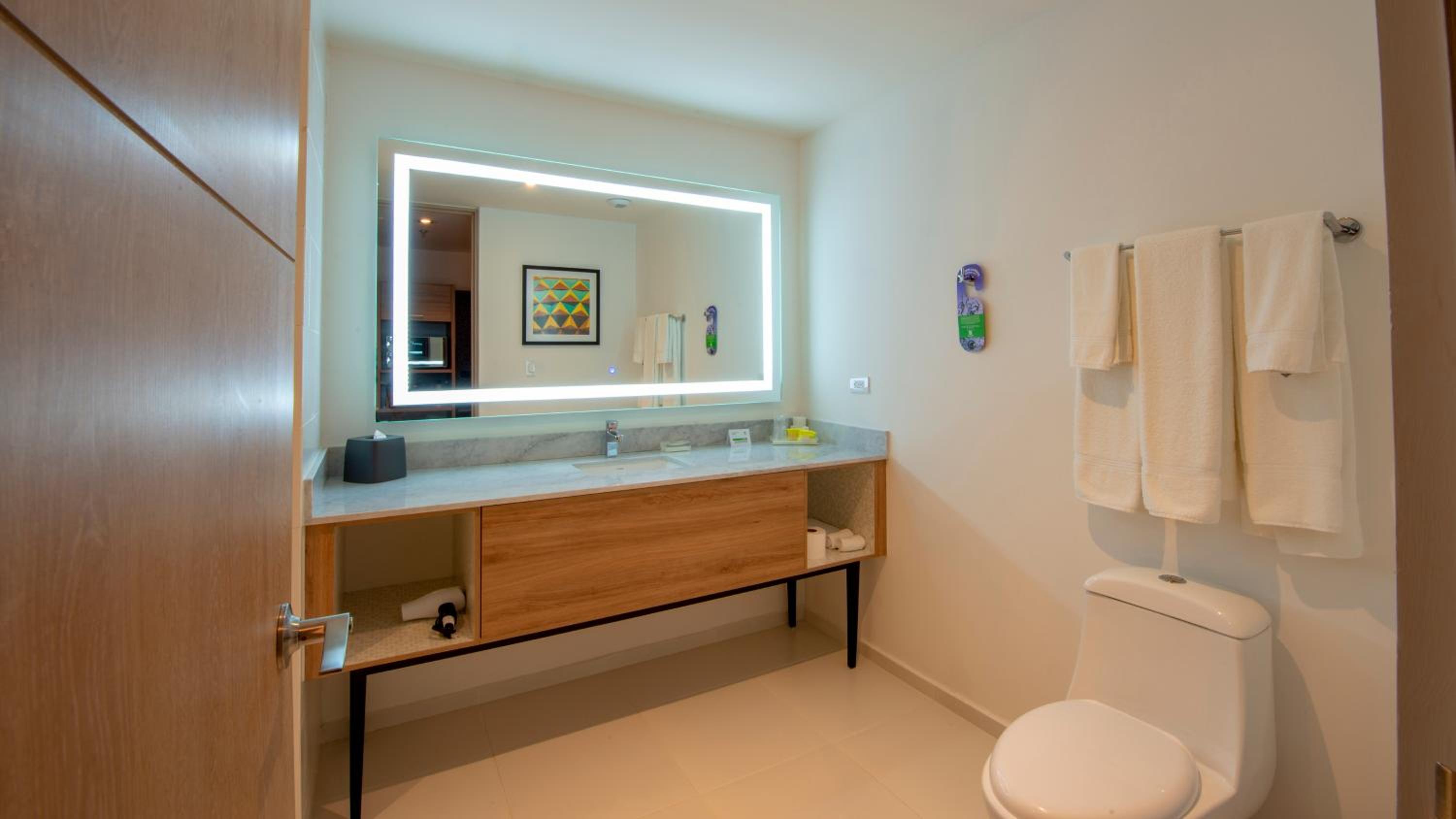 King Suite - Photo 2