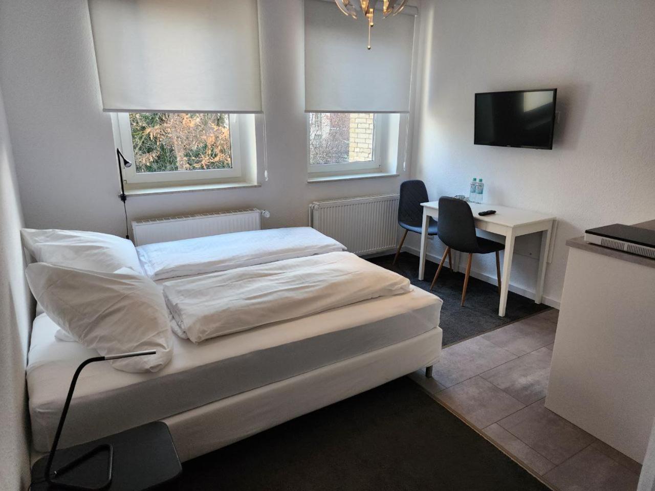 Apartment 32