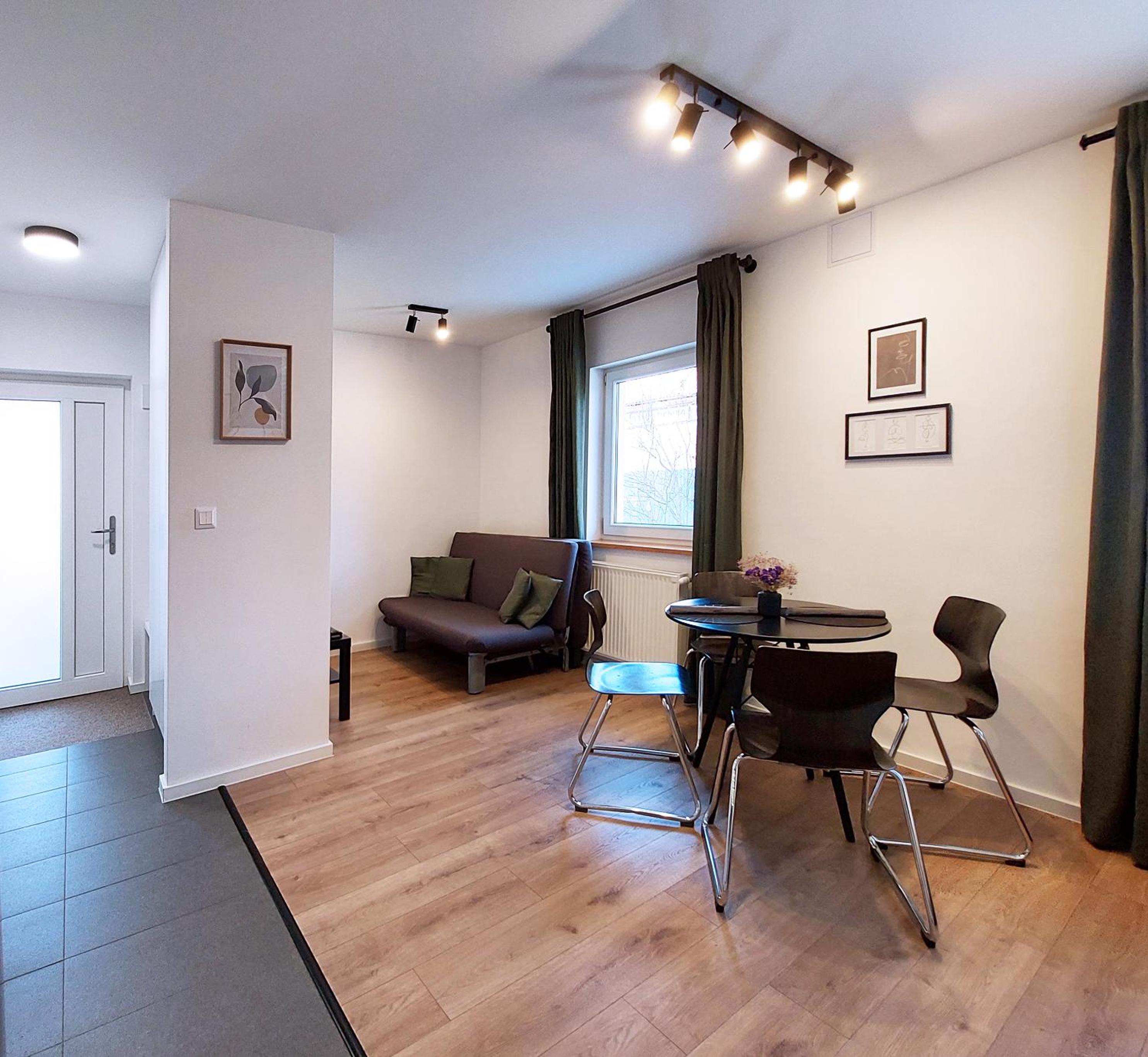 One-Bedroom Apartment photo 1