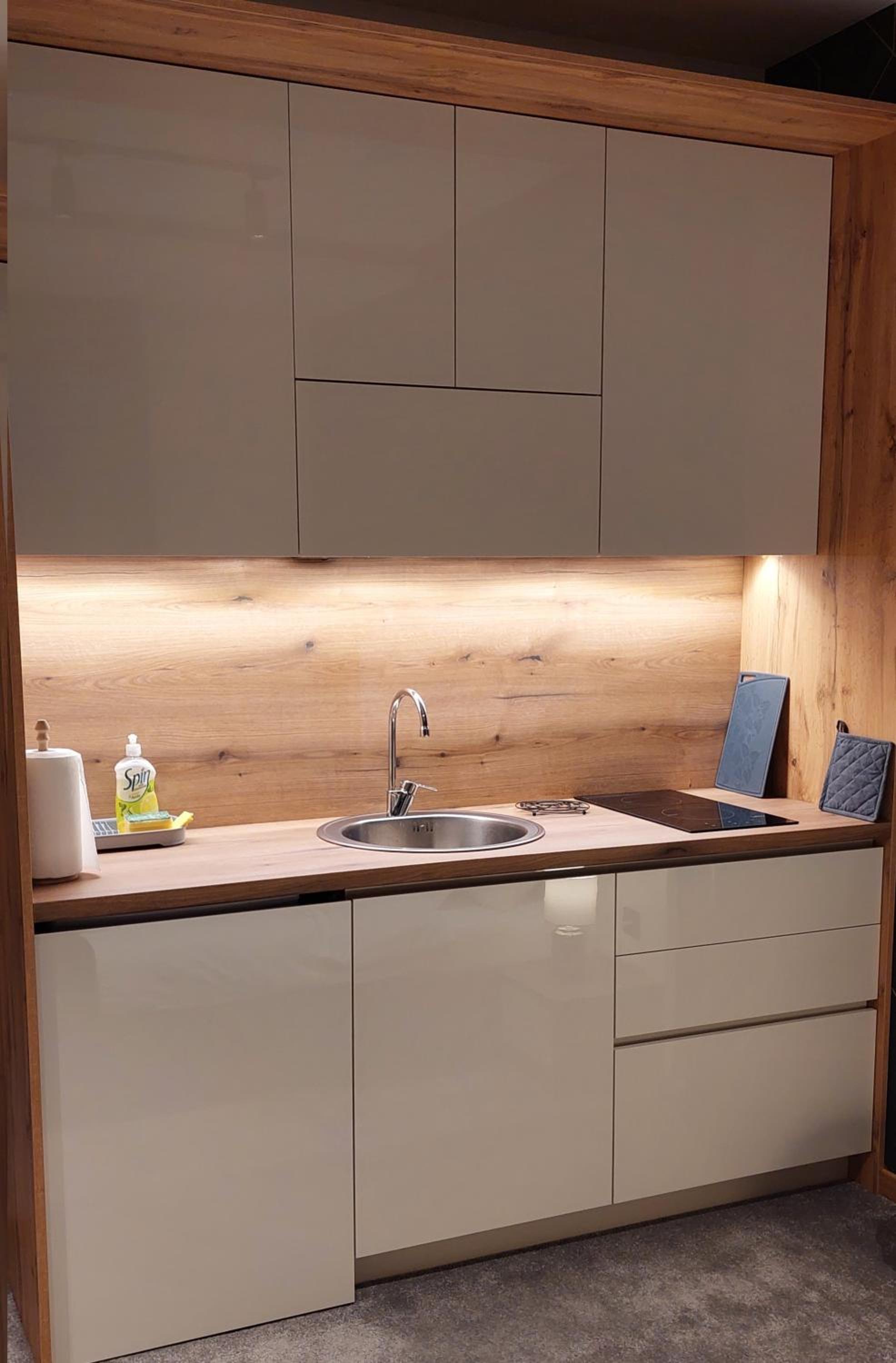 One-Bedroom Apartment - Photo 15