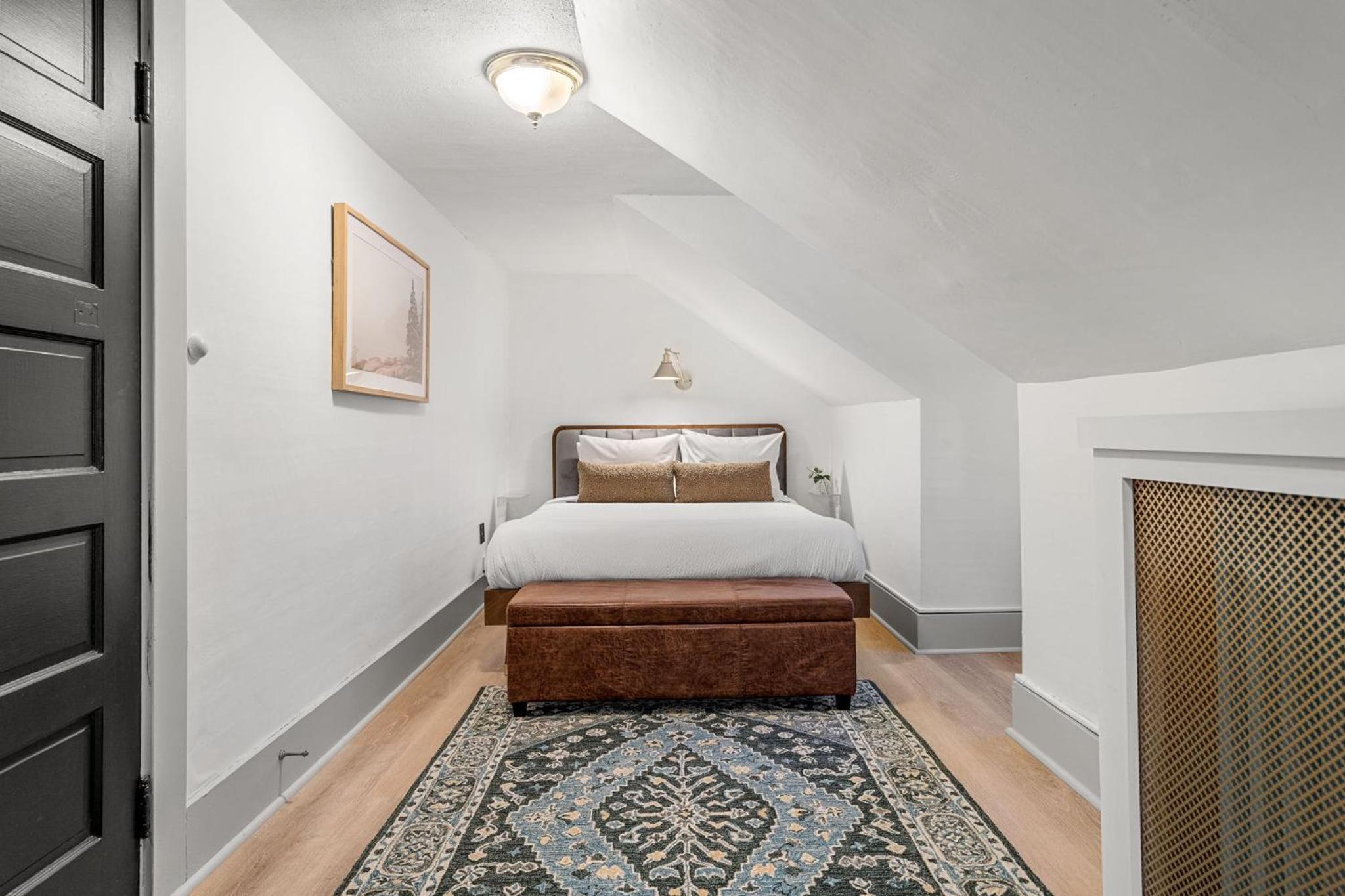 Two-Bedroom Suite - Photo 2