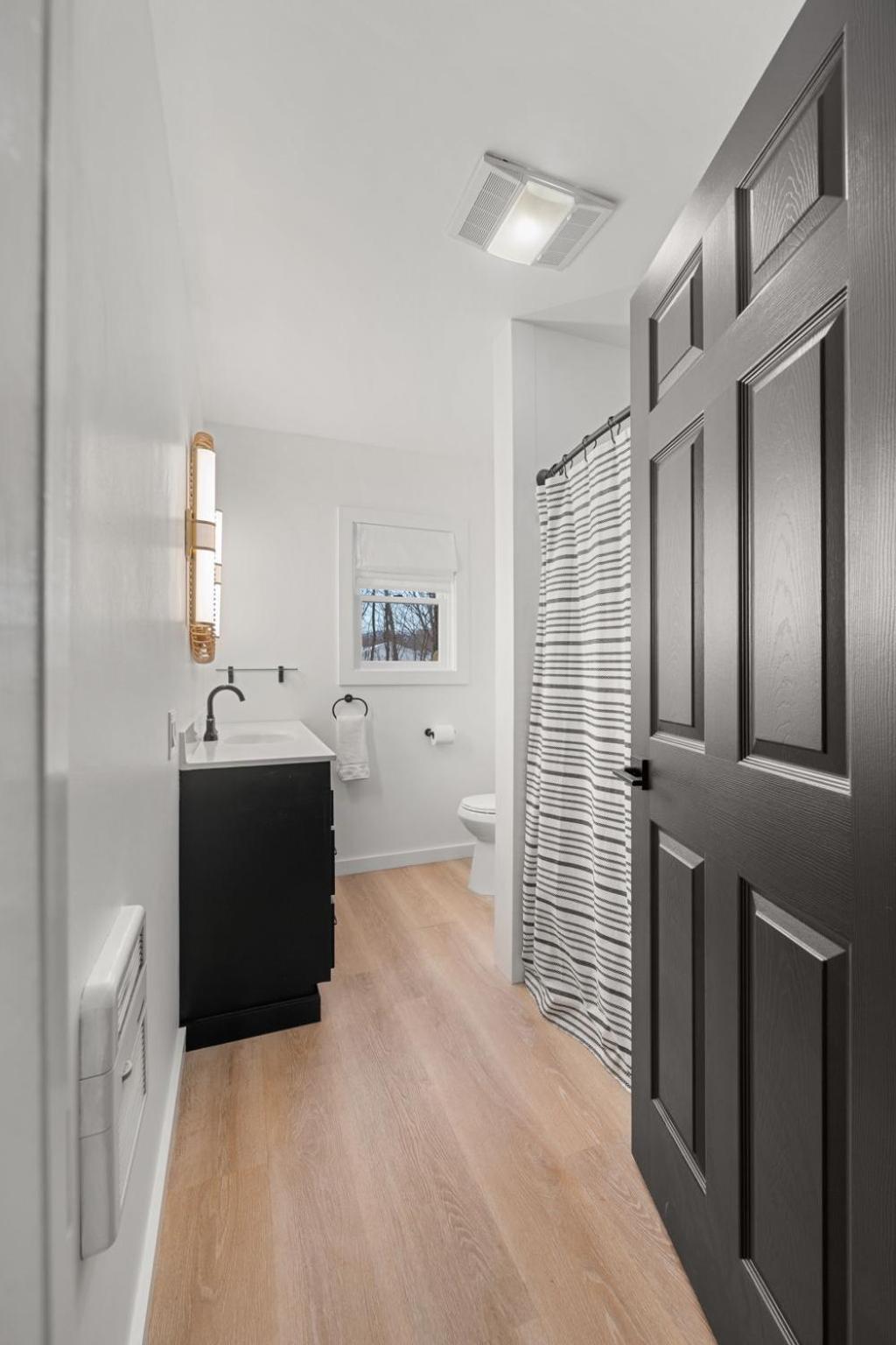 One-Bedroom Suite - Photo 3