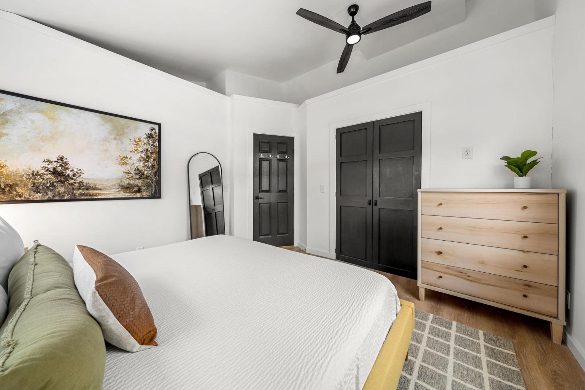 One-Bedroom Suite - Photo 12