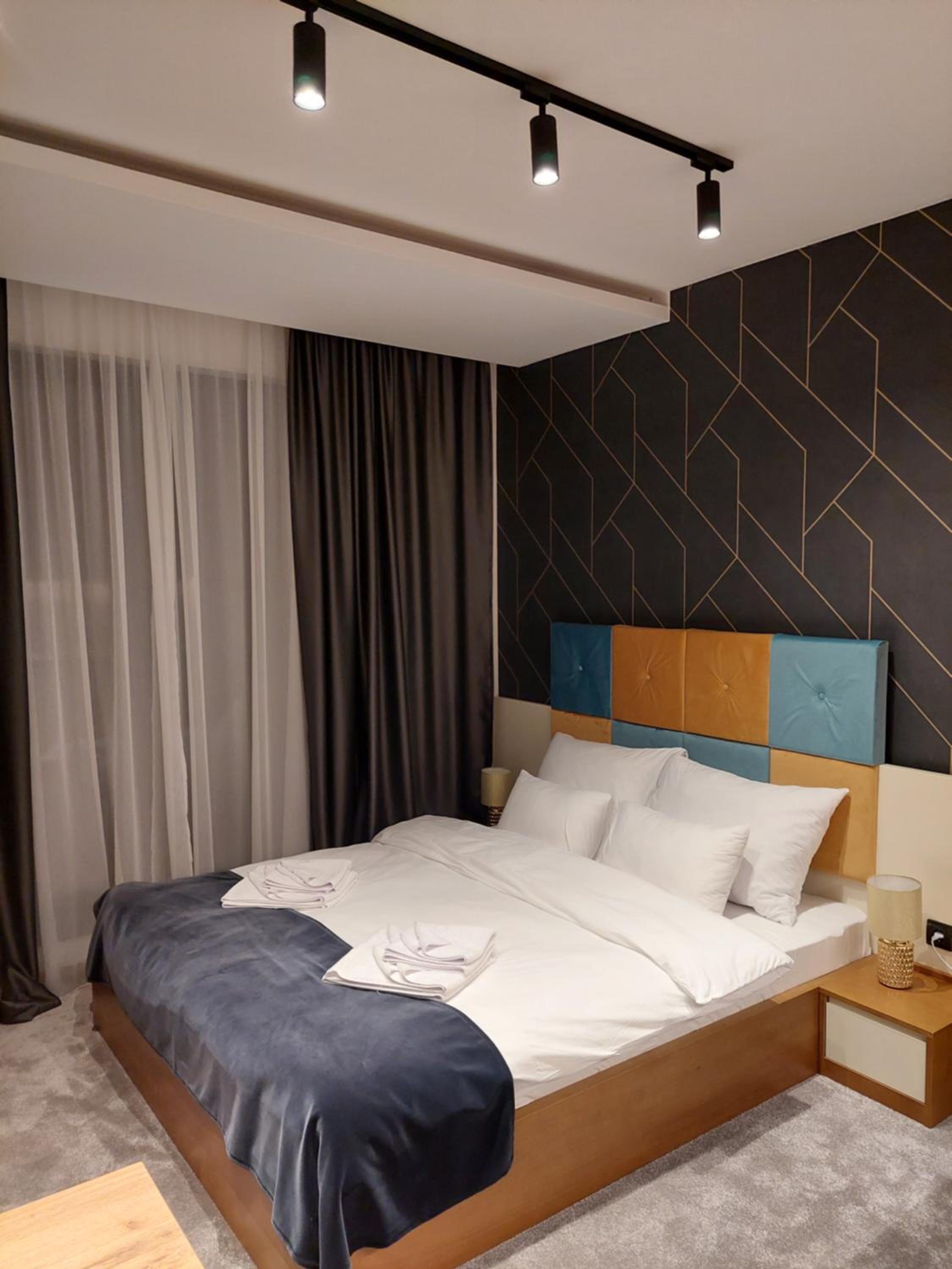 One-Bedroom Apartment - Photo 12