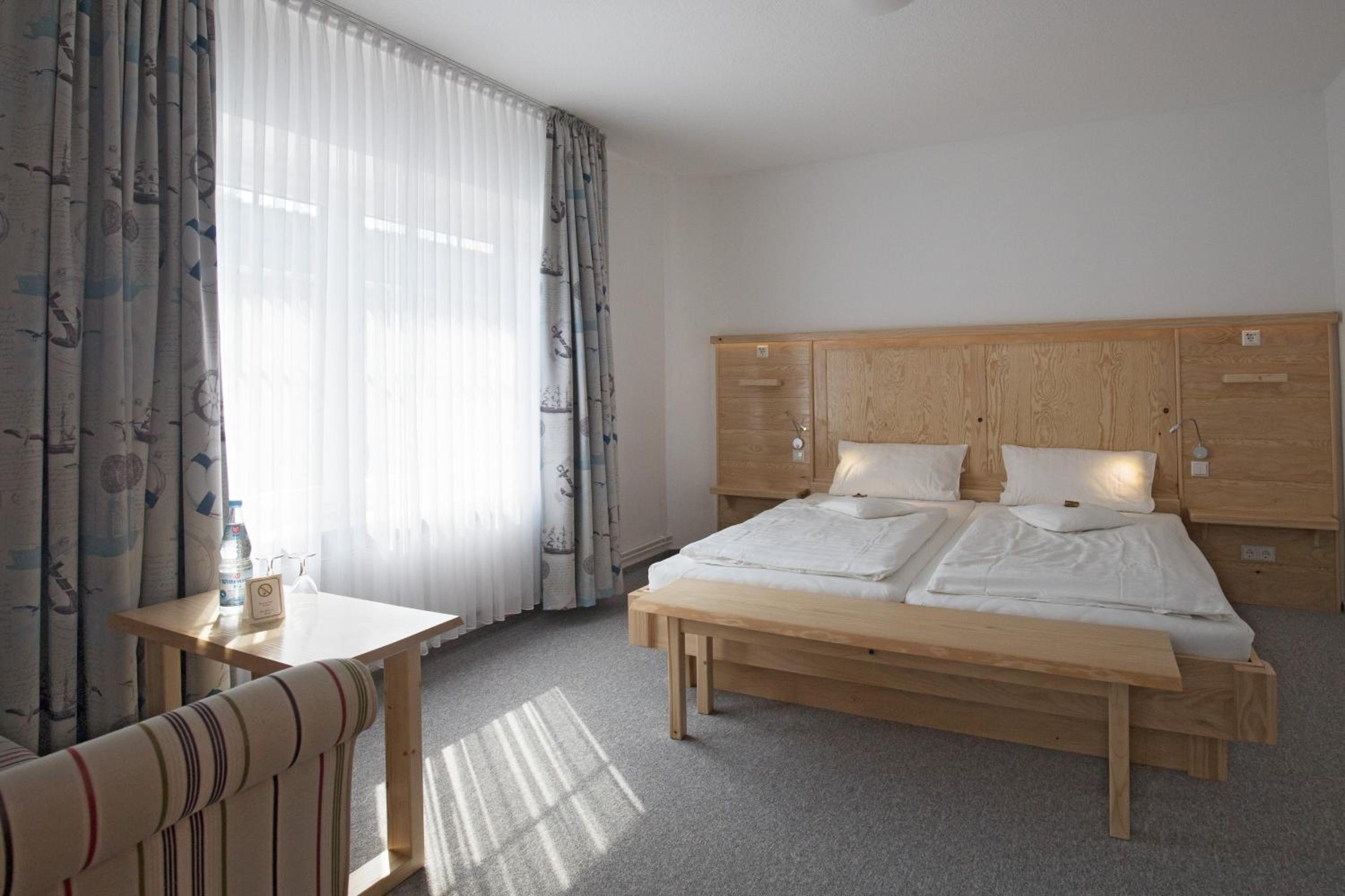 Single Room with Terrace