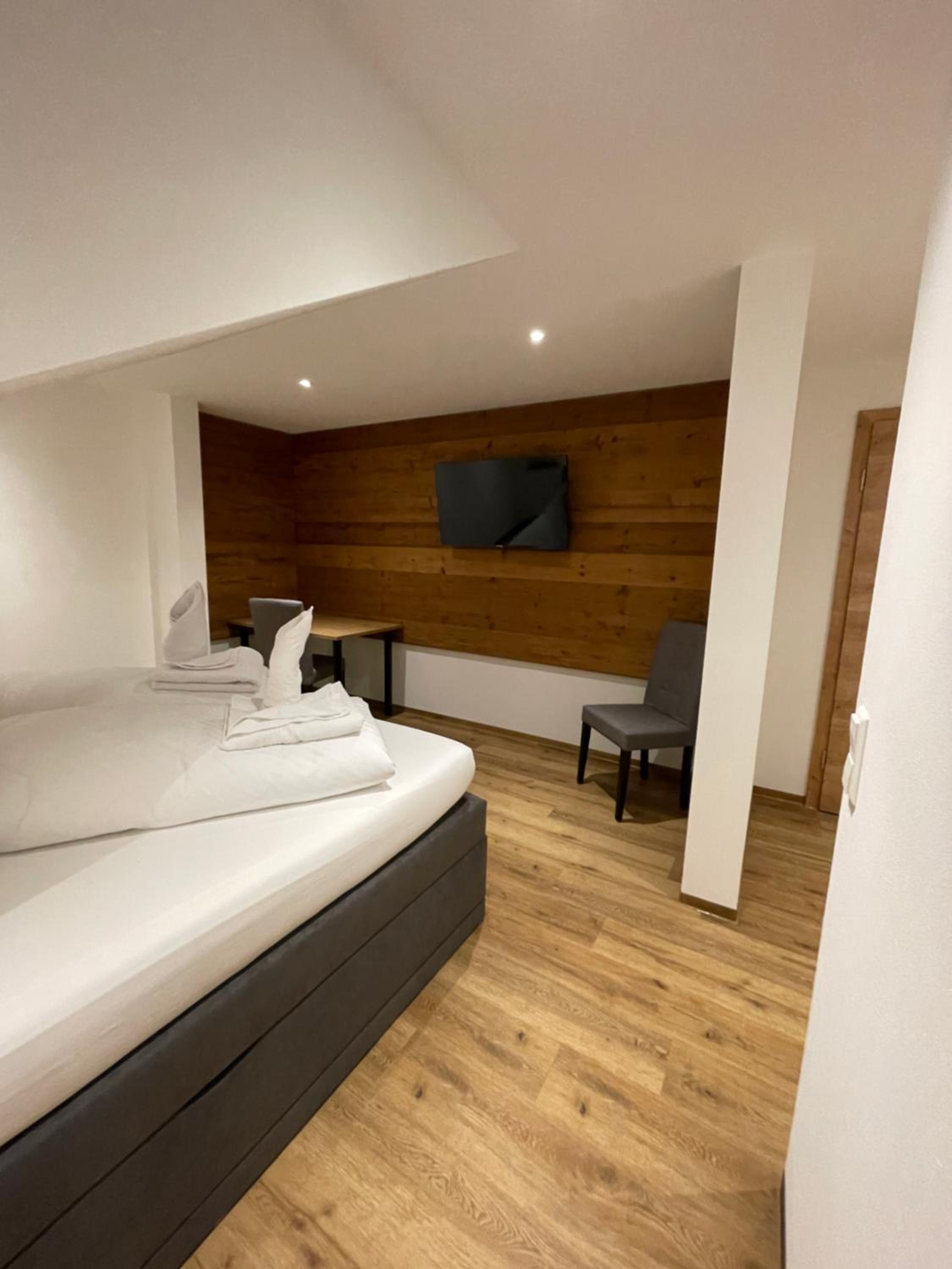 Standard Double Room photo 3