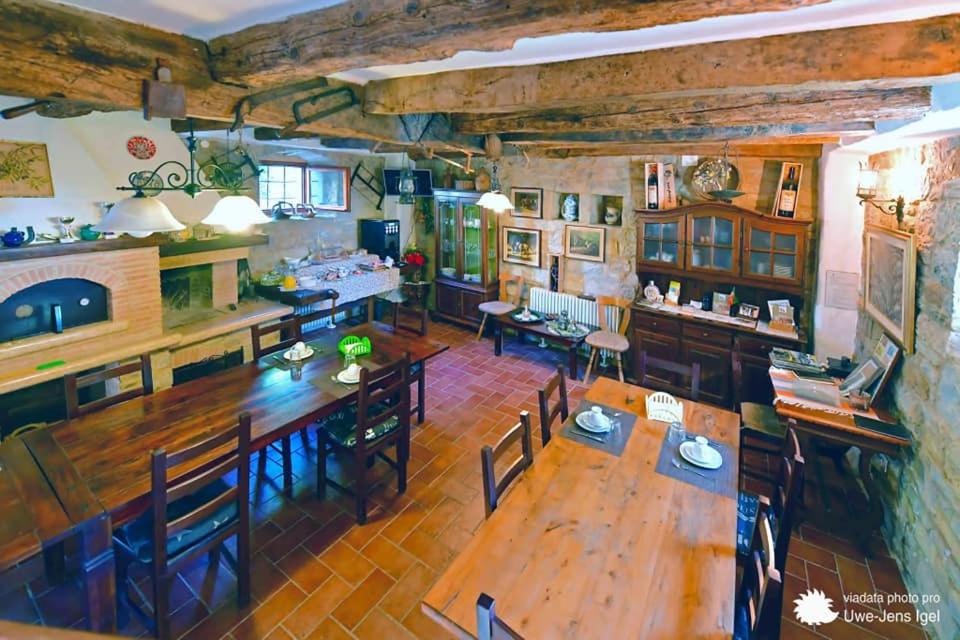 Five-Bedroom House photo 3