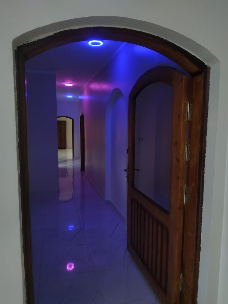Queen Room photo 2