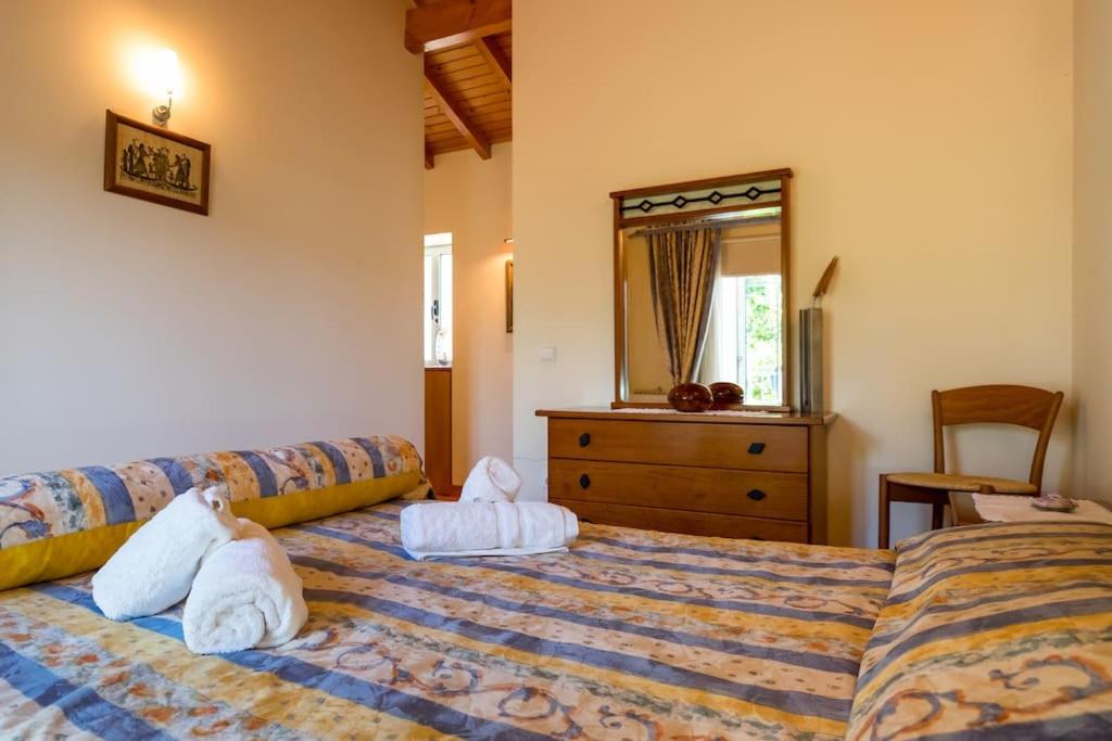 Five-Bedroom House photo 1