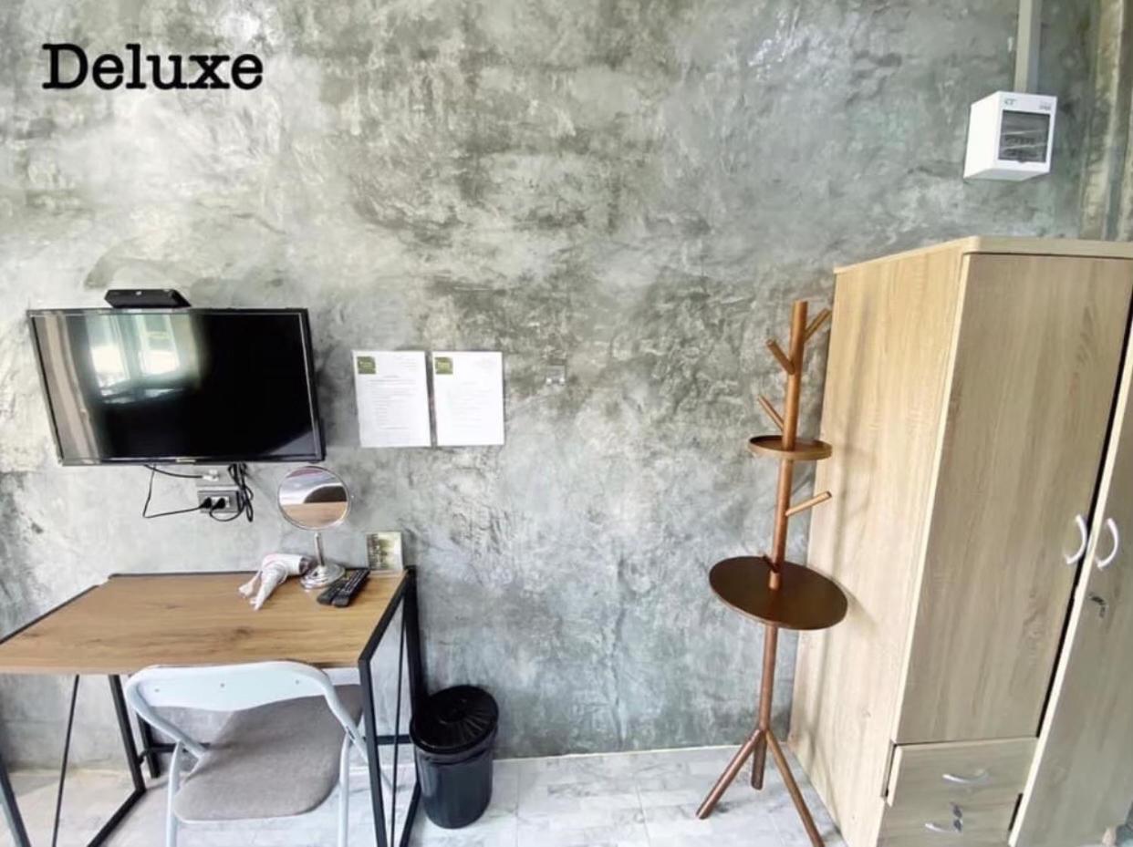 Deluxe Room - Photo 3