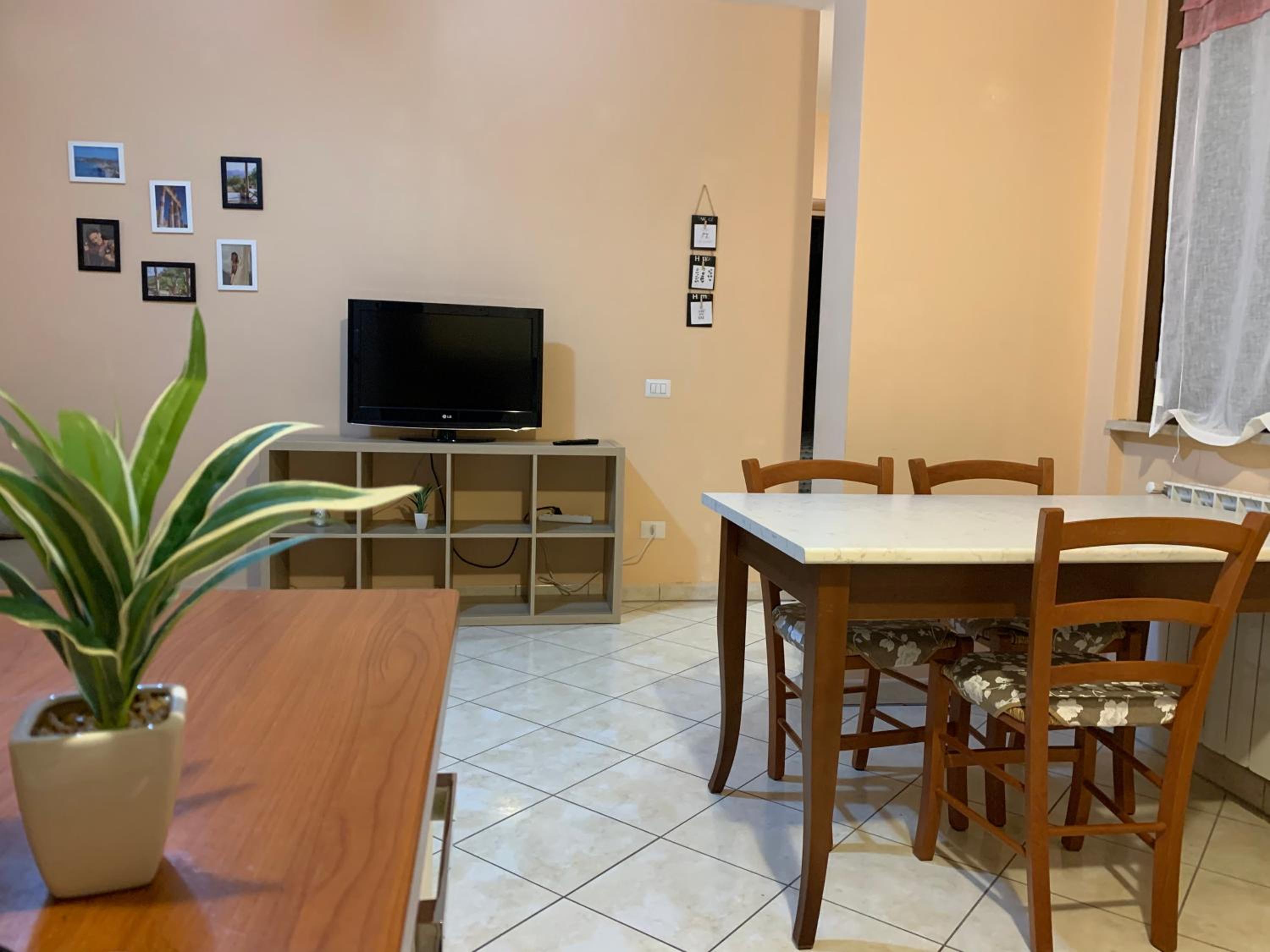 One-Bedroom Apartment photo 2