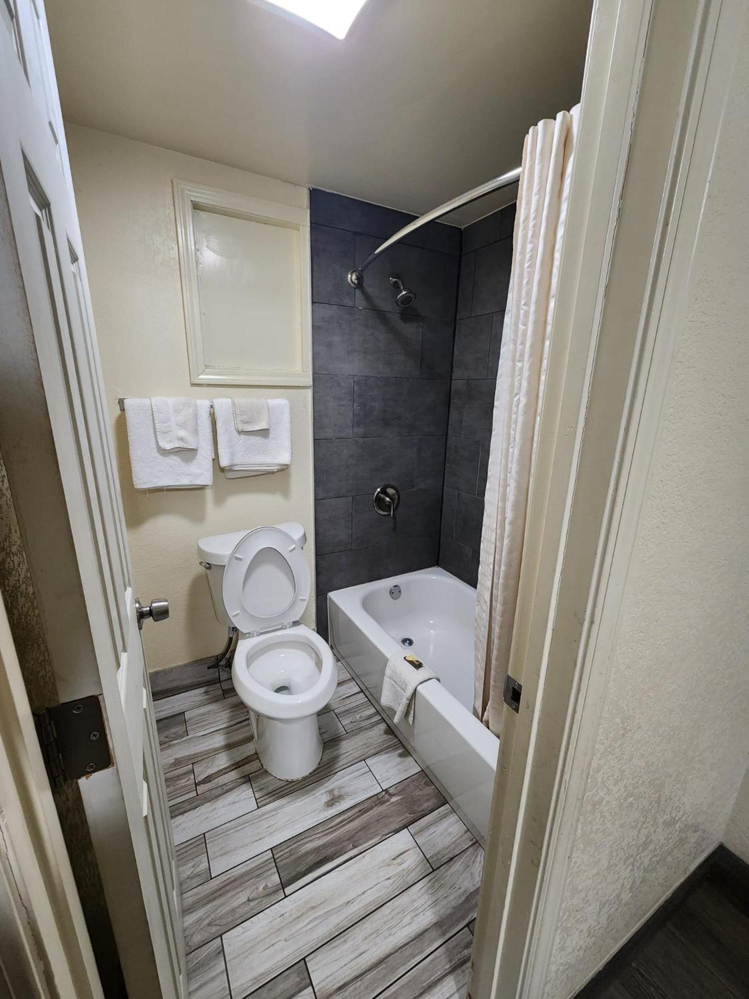 King Room - Photo 9