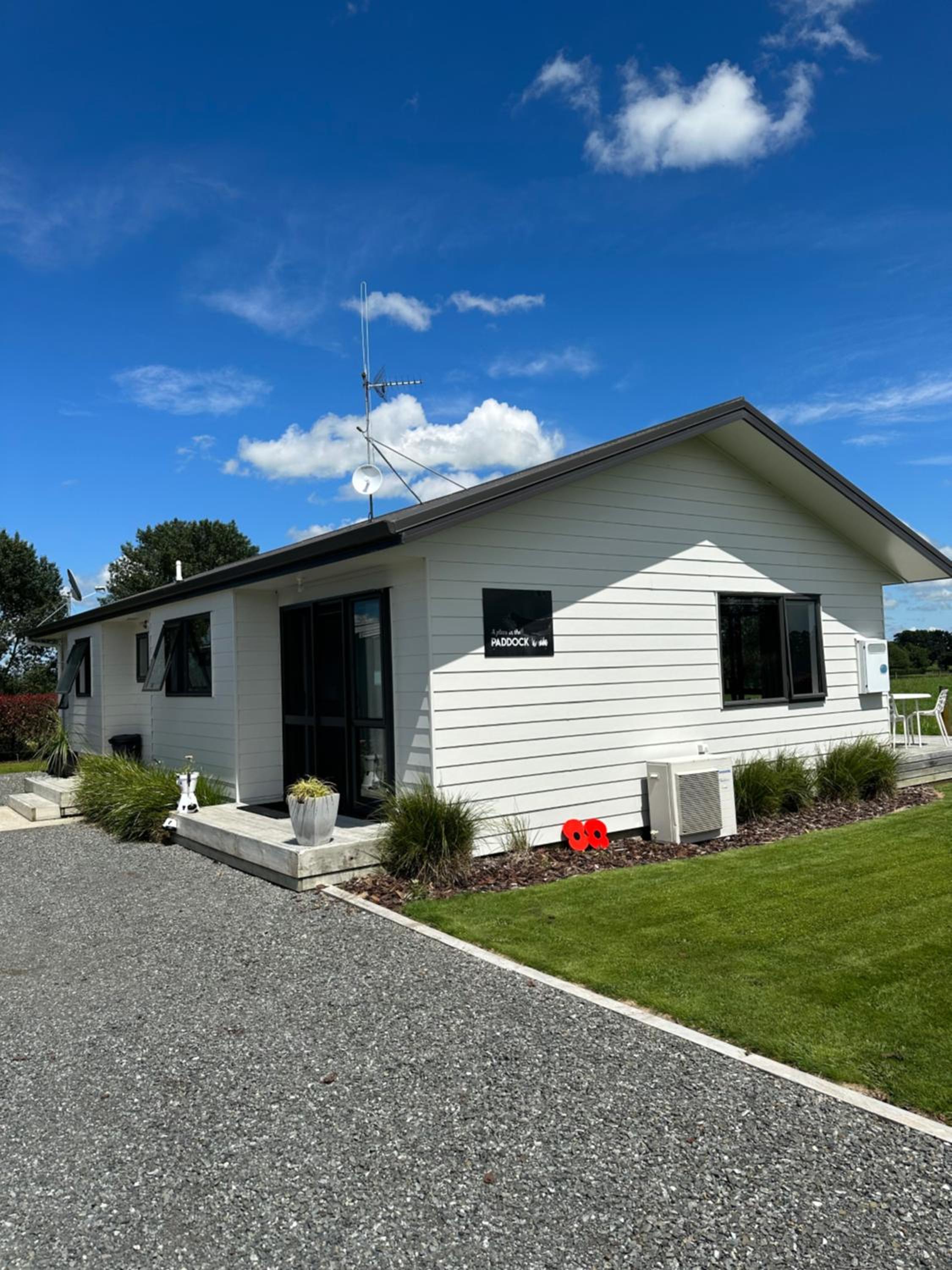 Three-Bedroom House - Photo 3