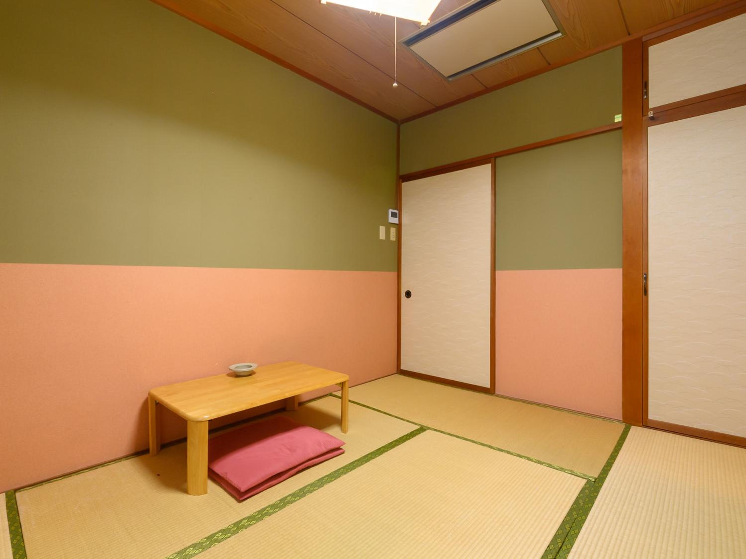 Standard Single Room with Shared Bathroom photo 1