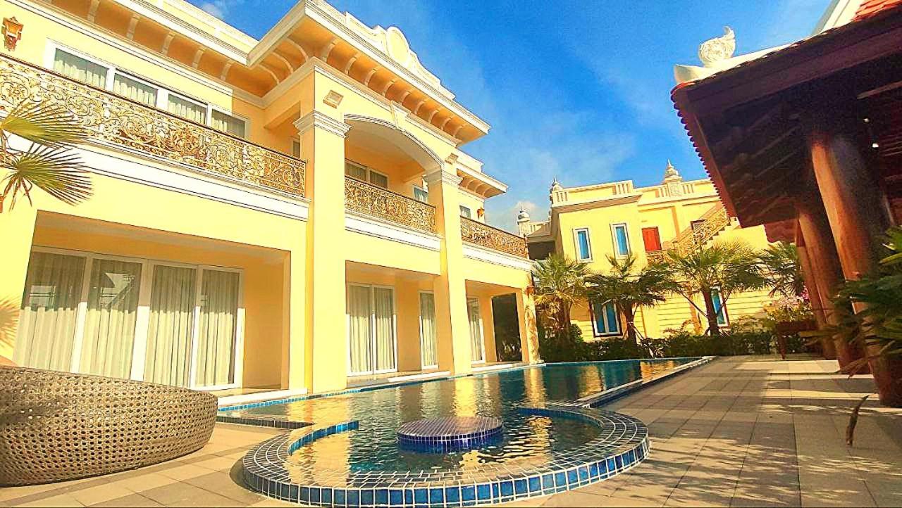 Three-Bedroom Villa - Photo 6