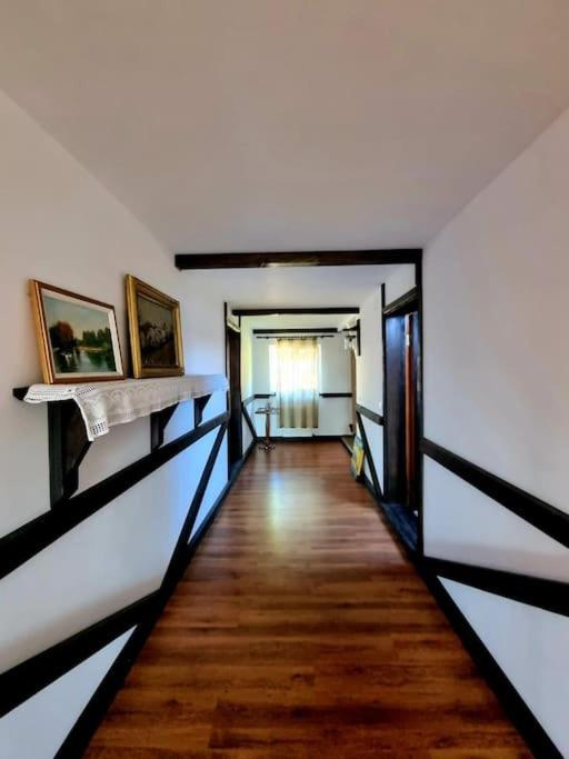 Six-Bedroom House photo 2