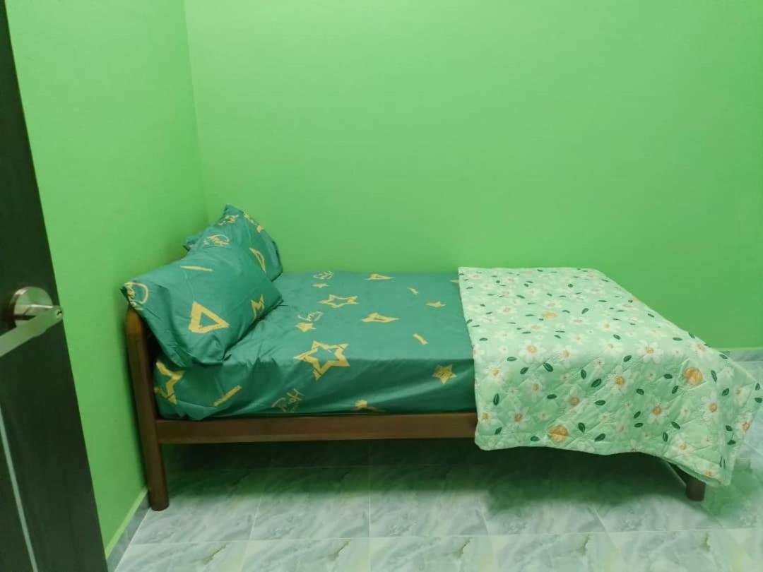 Four-Bedroom House photo 2