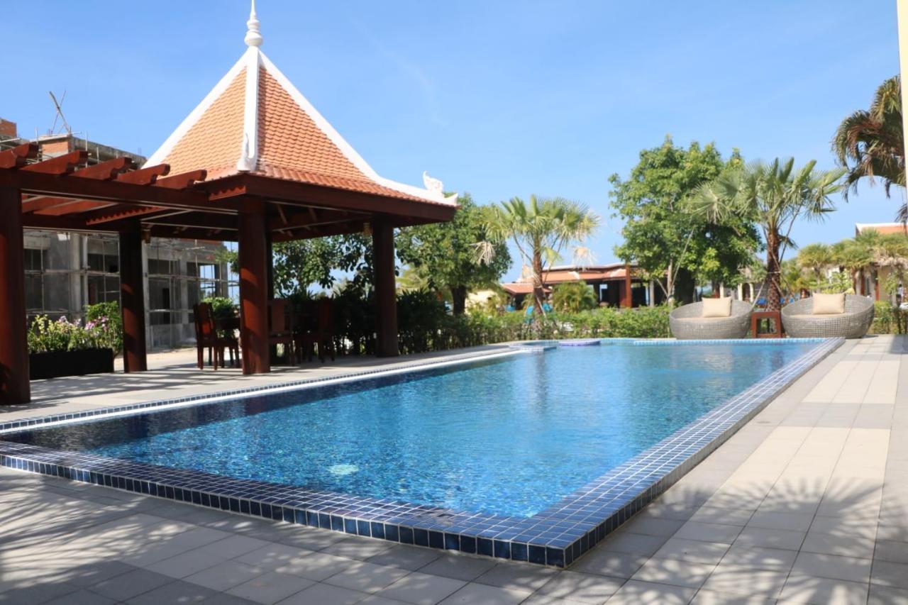 Three-Bedroom Villa - Photo 8
