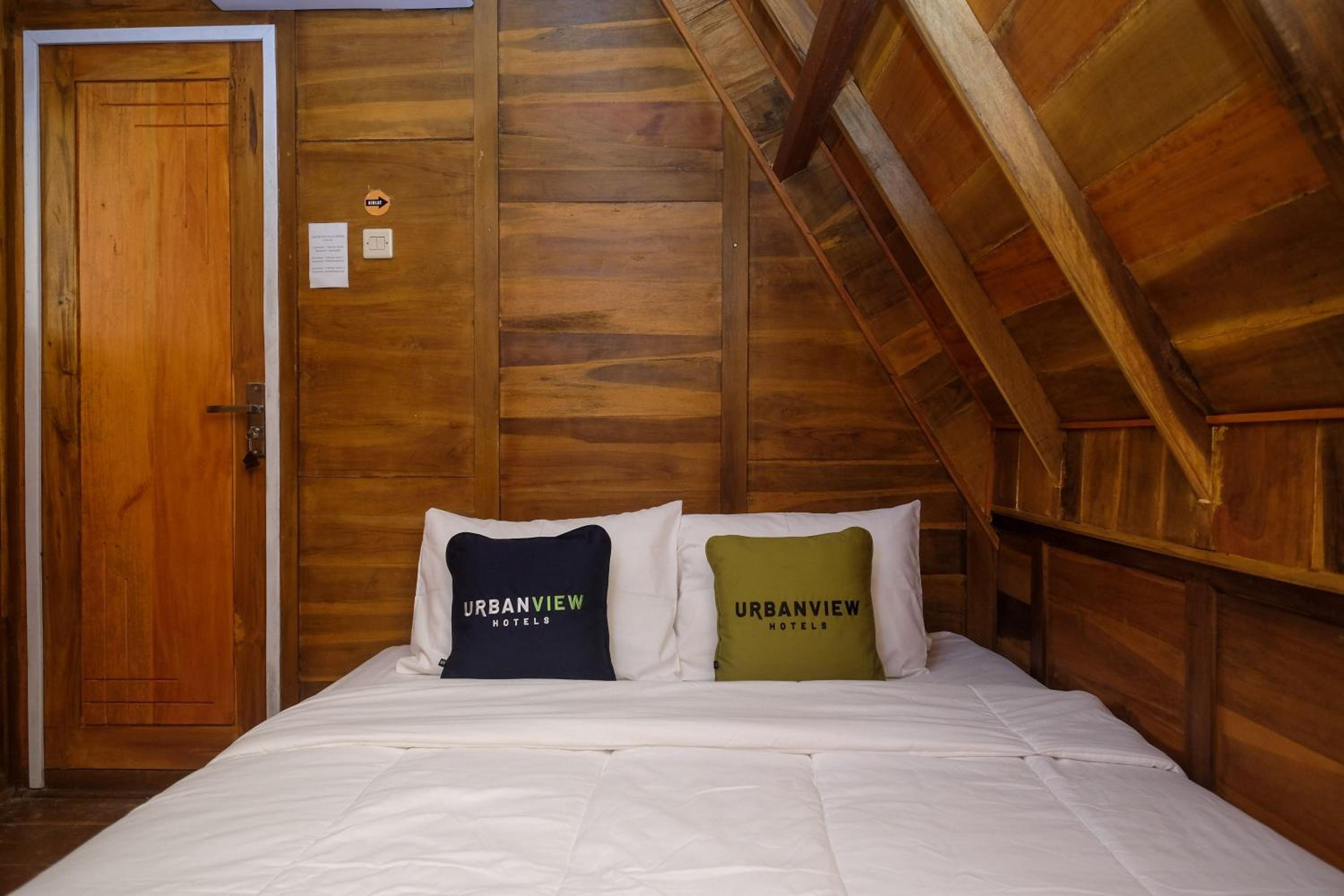 Deluxe Room - Photo 4