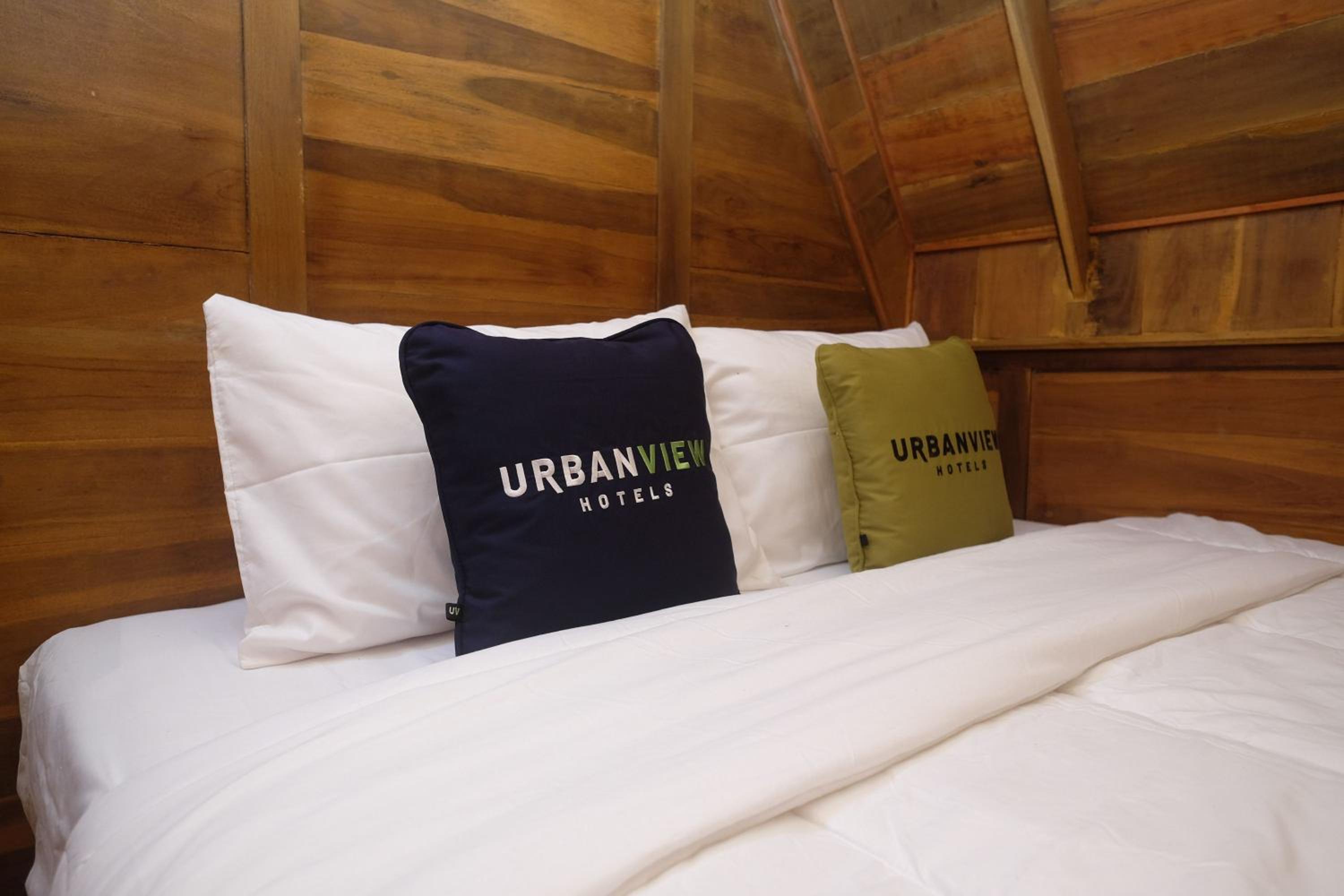 Deluxe Room - Photo 3