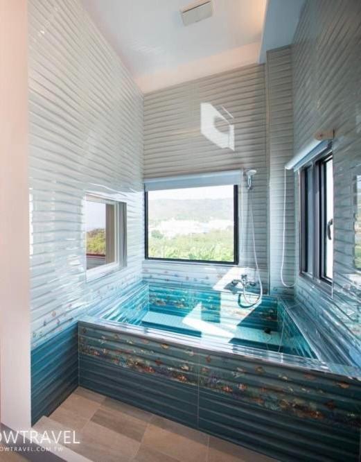 Deluxe Double Room with Bath photo 3