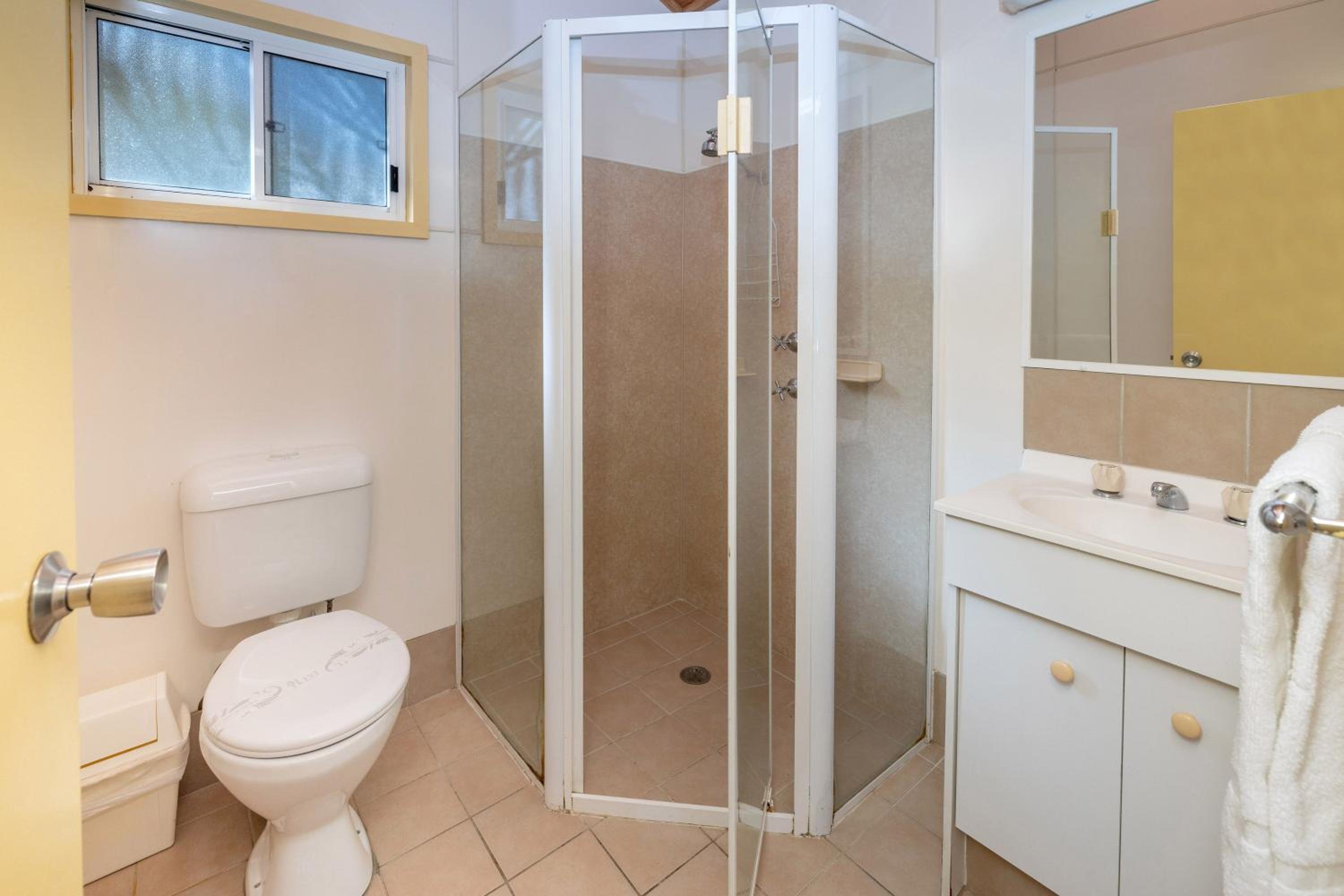 Economy One-Bedroom Studio - Not Pet Friendly photo 2