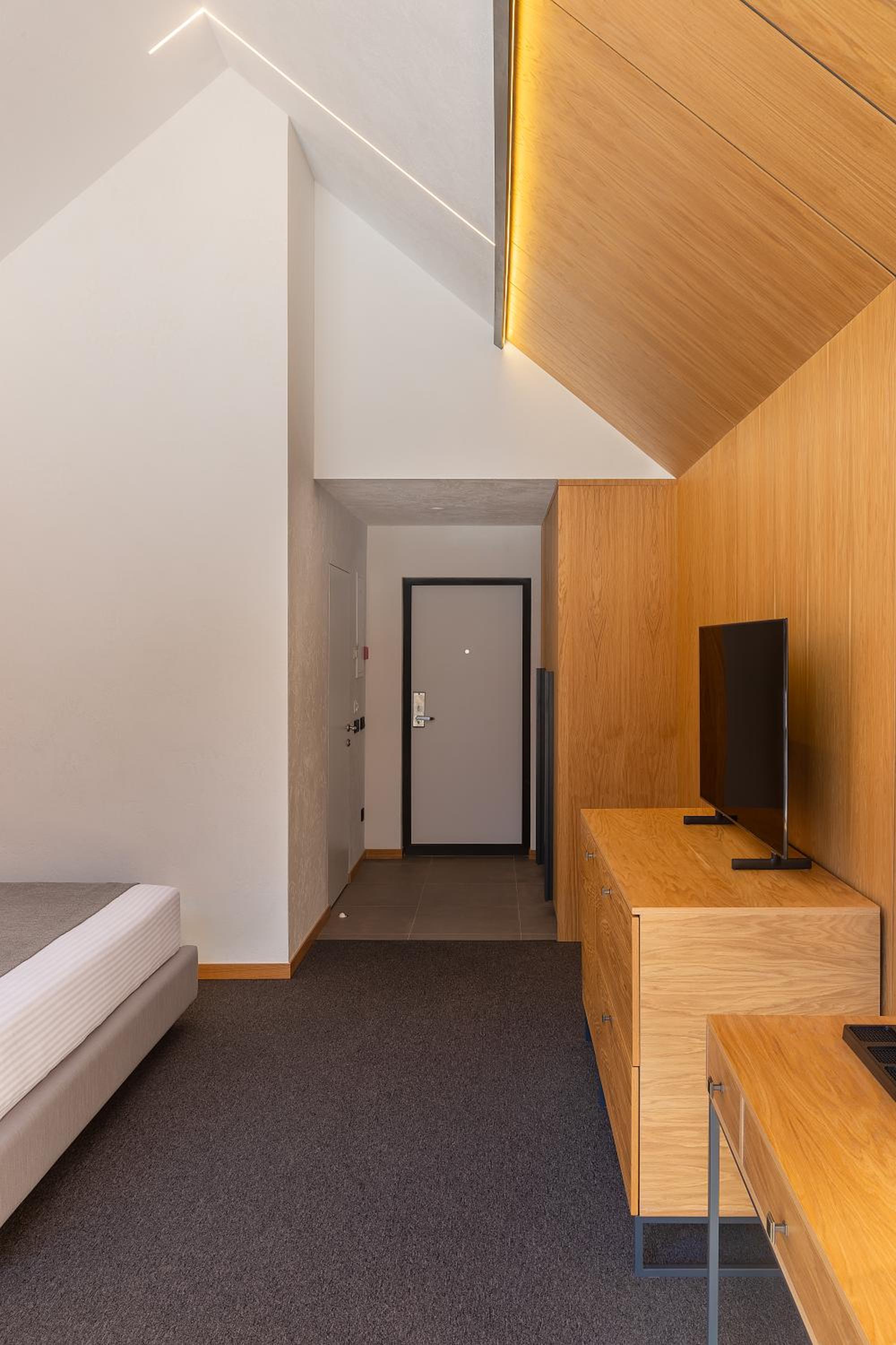 Standard King Room - Photo 2