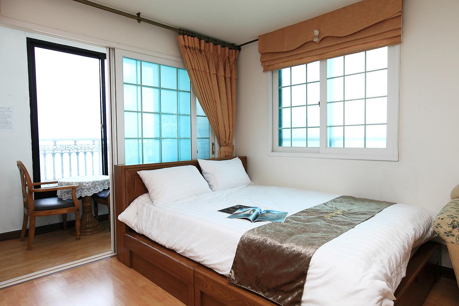 Duplex Suite - Photo 1