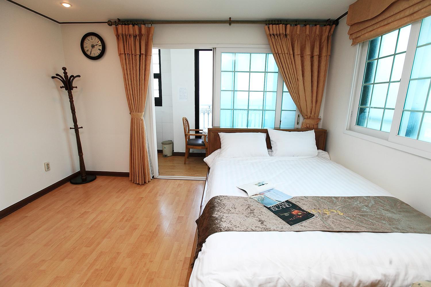 Duplex Suite - Photo 10
