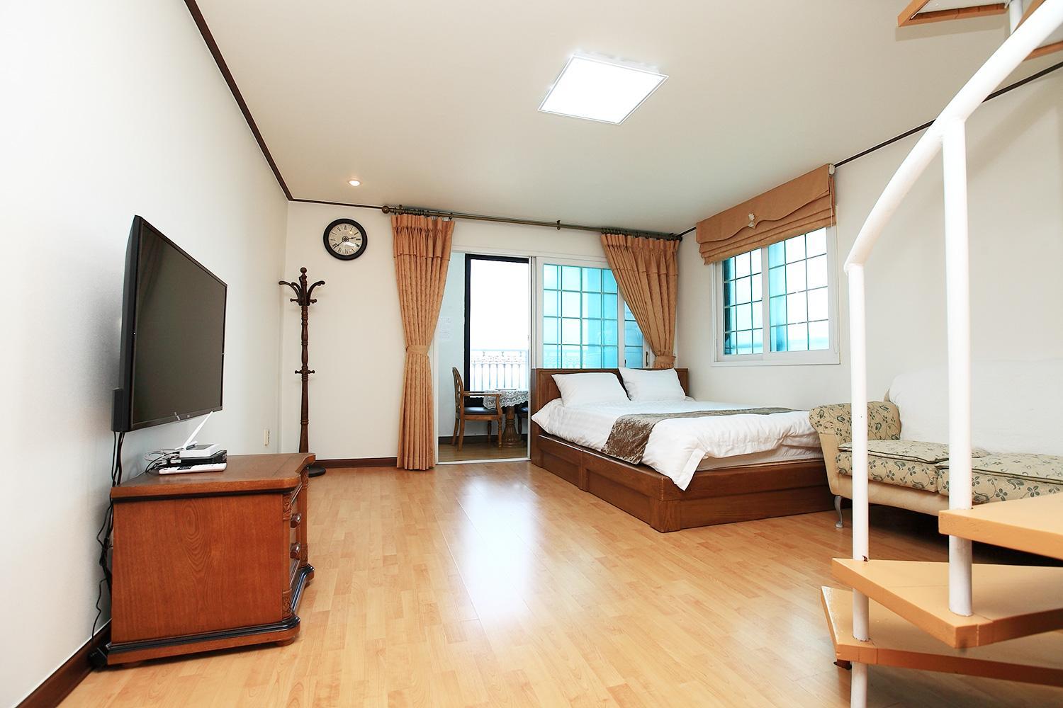 Duplex Suite - Photo 9