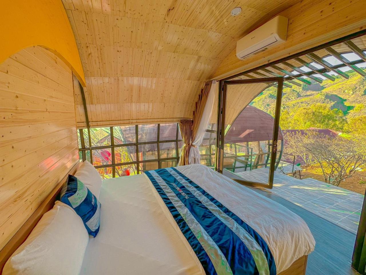 Deluxe Bungalow with Garden View