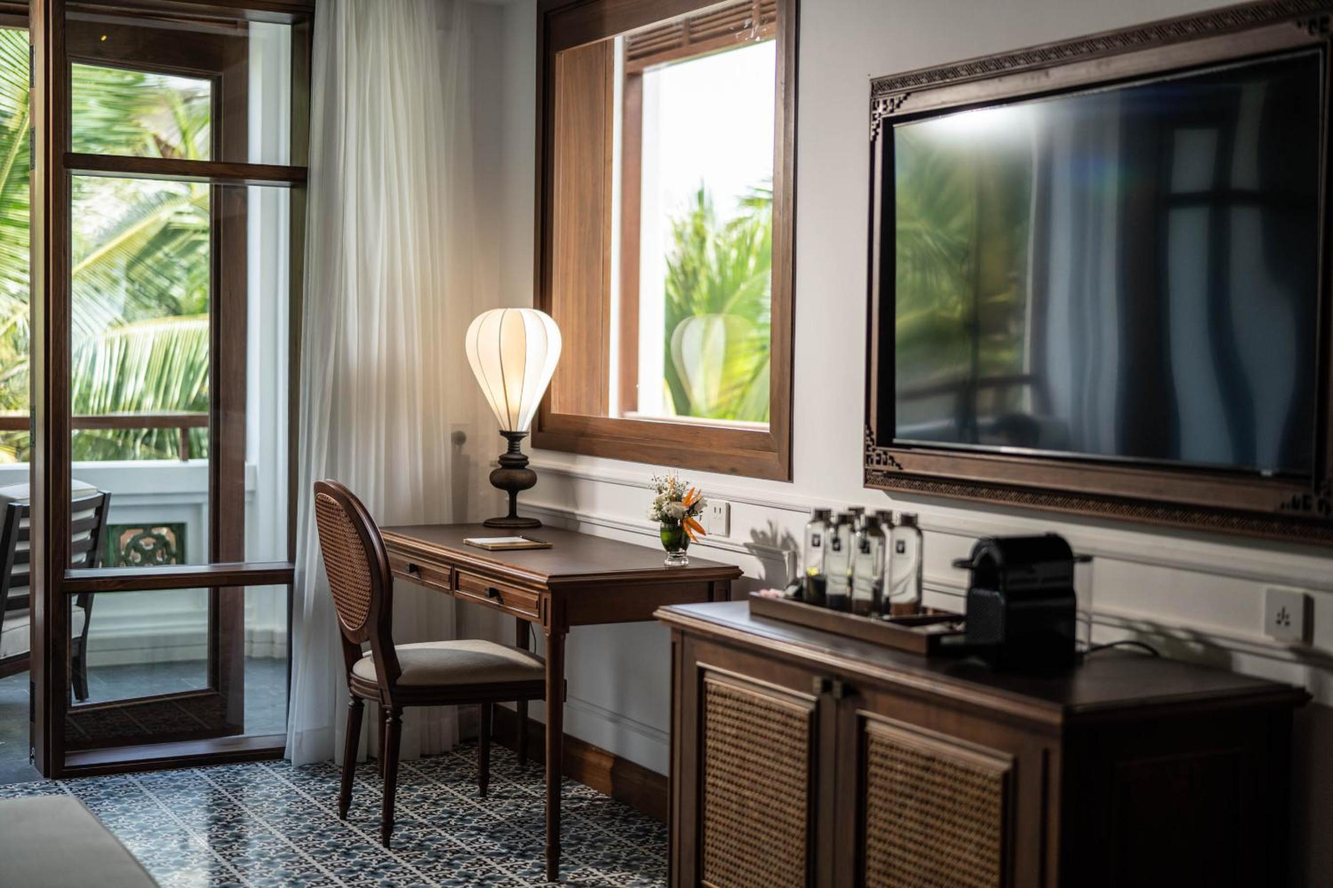 Grand Premium King Room - Photo 3