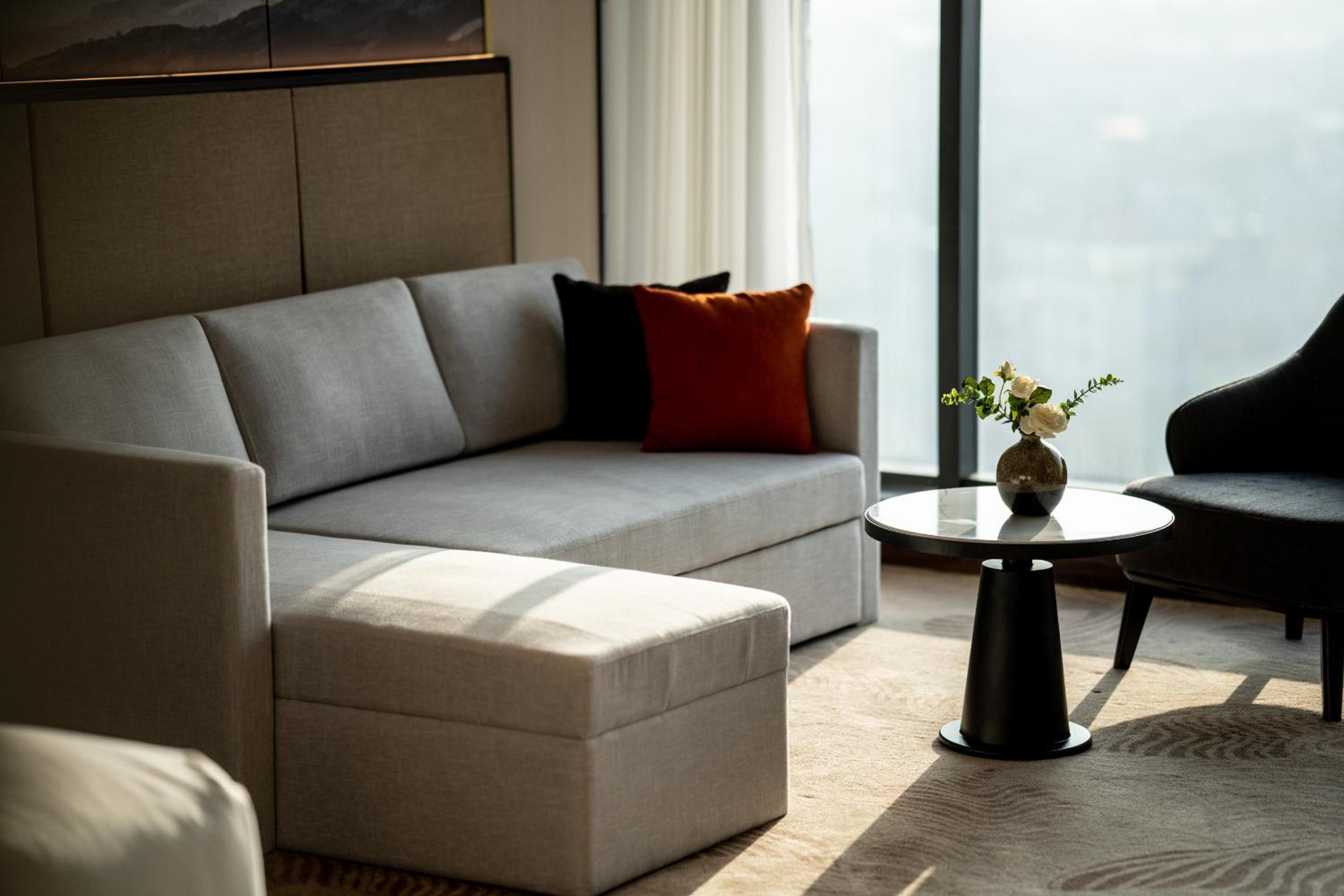 Premium King Room with Club Access - Photo 1