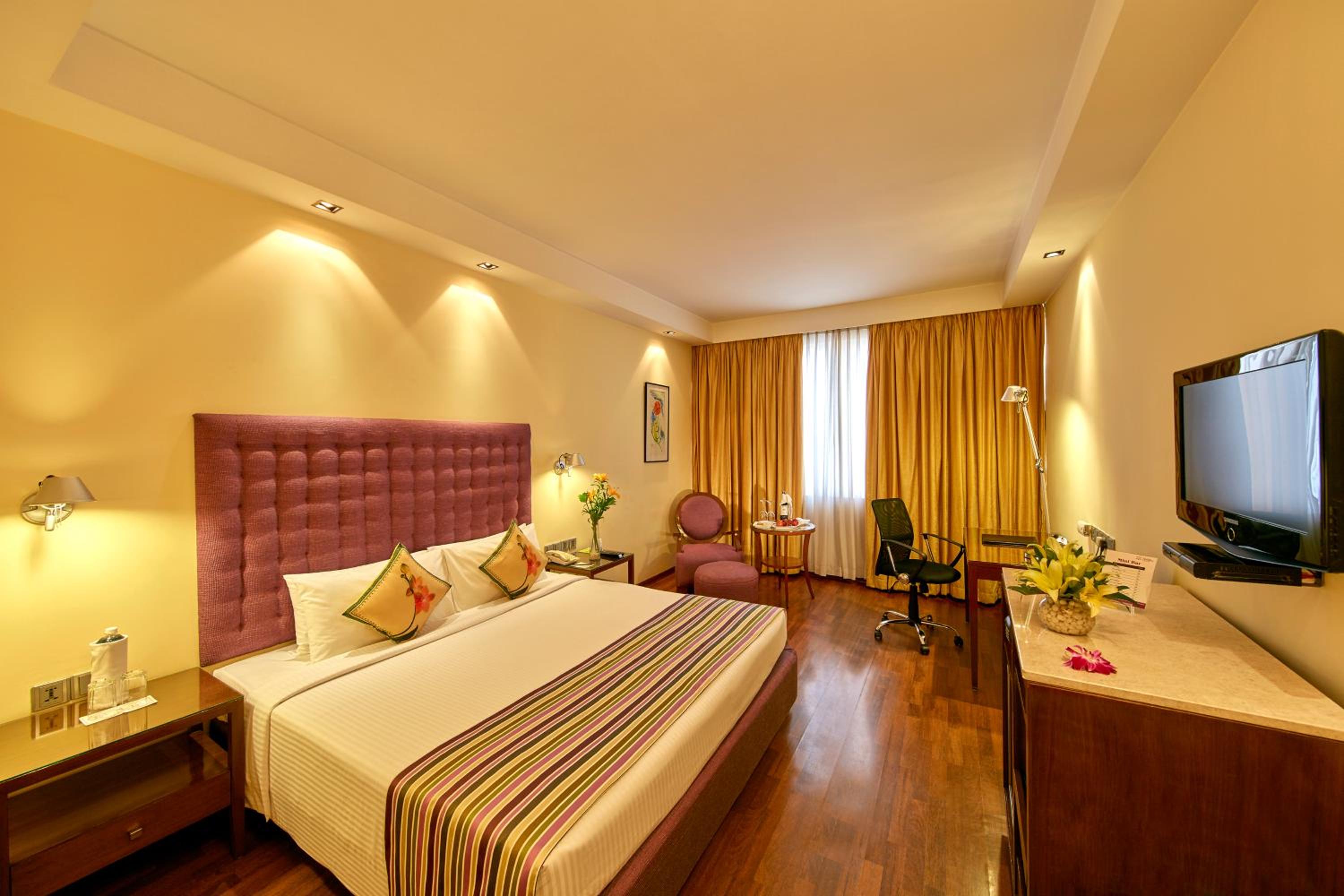 Club Room with Bathtub & 10% discount on Food & Beverages  - Photo 1