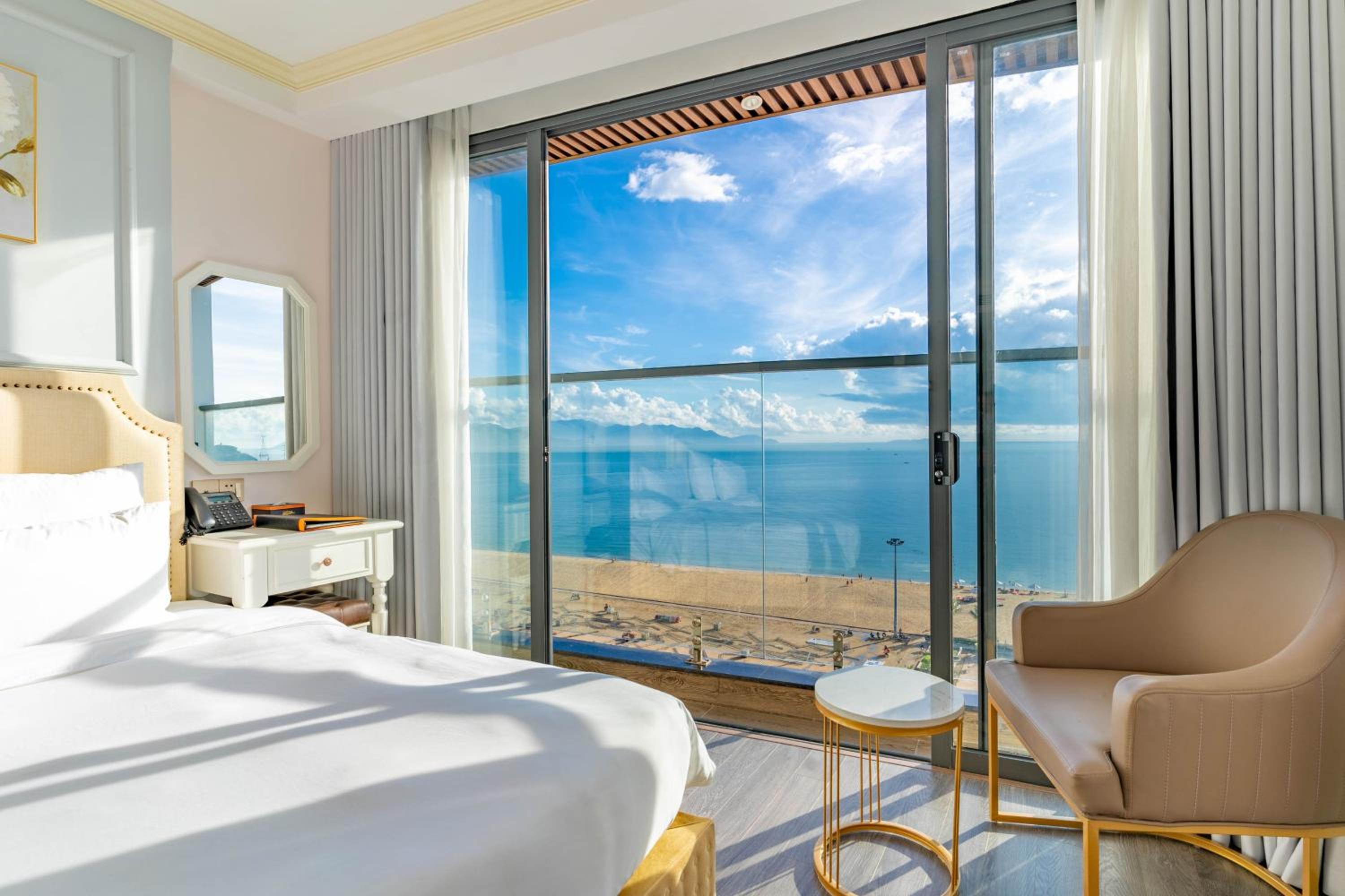 Deluxe Double or Twin Room with Ocean View
