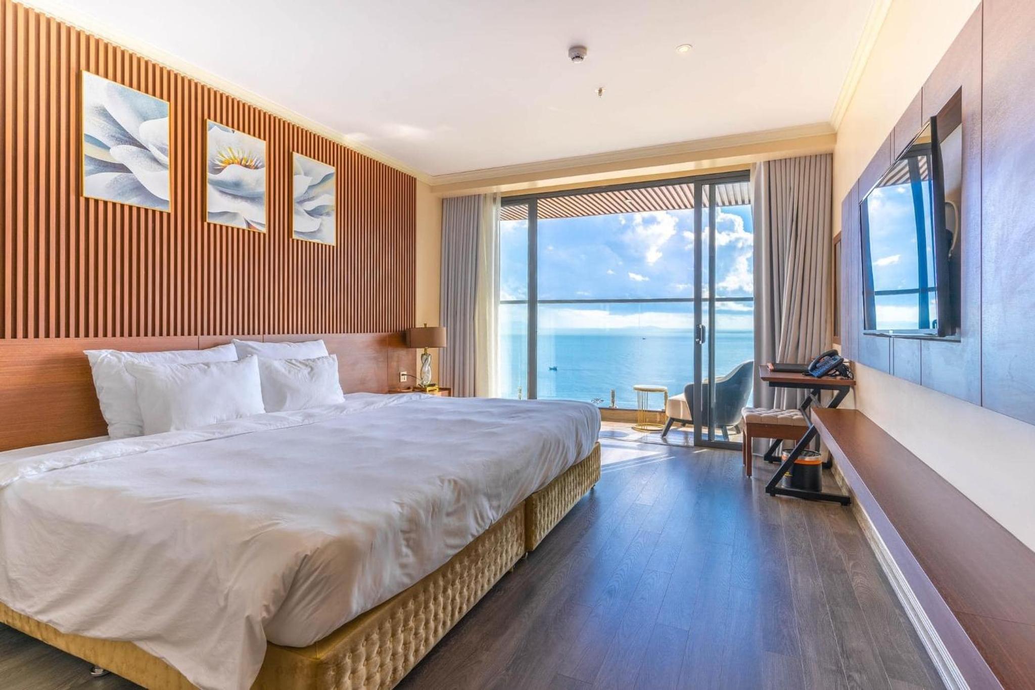 Premier Deluxe Room with Ocean View