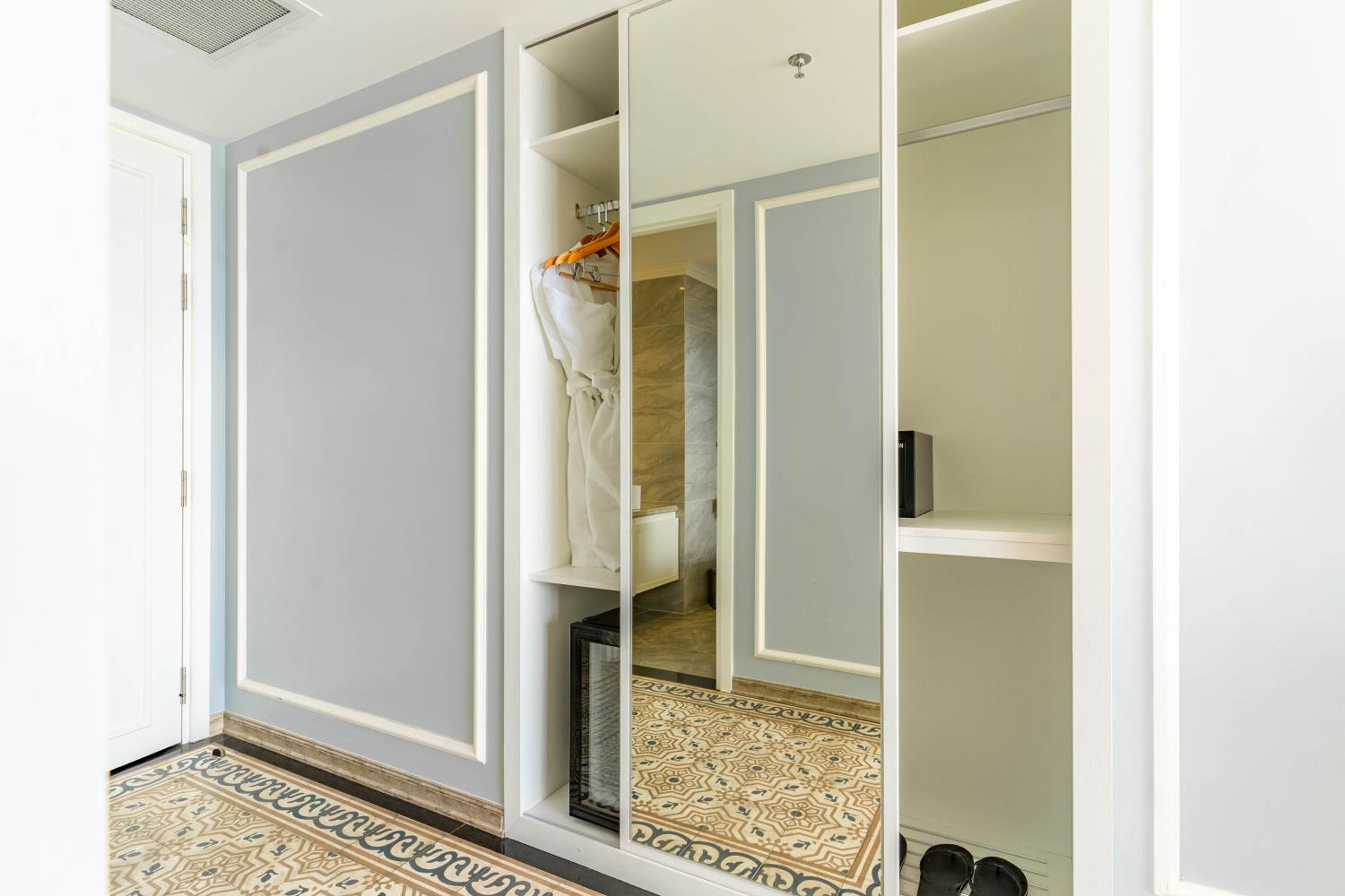 King Suite with Ocean View photo 1