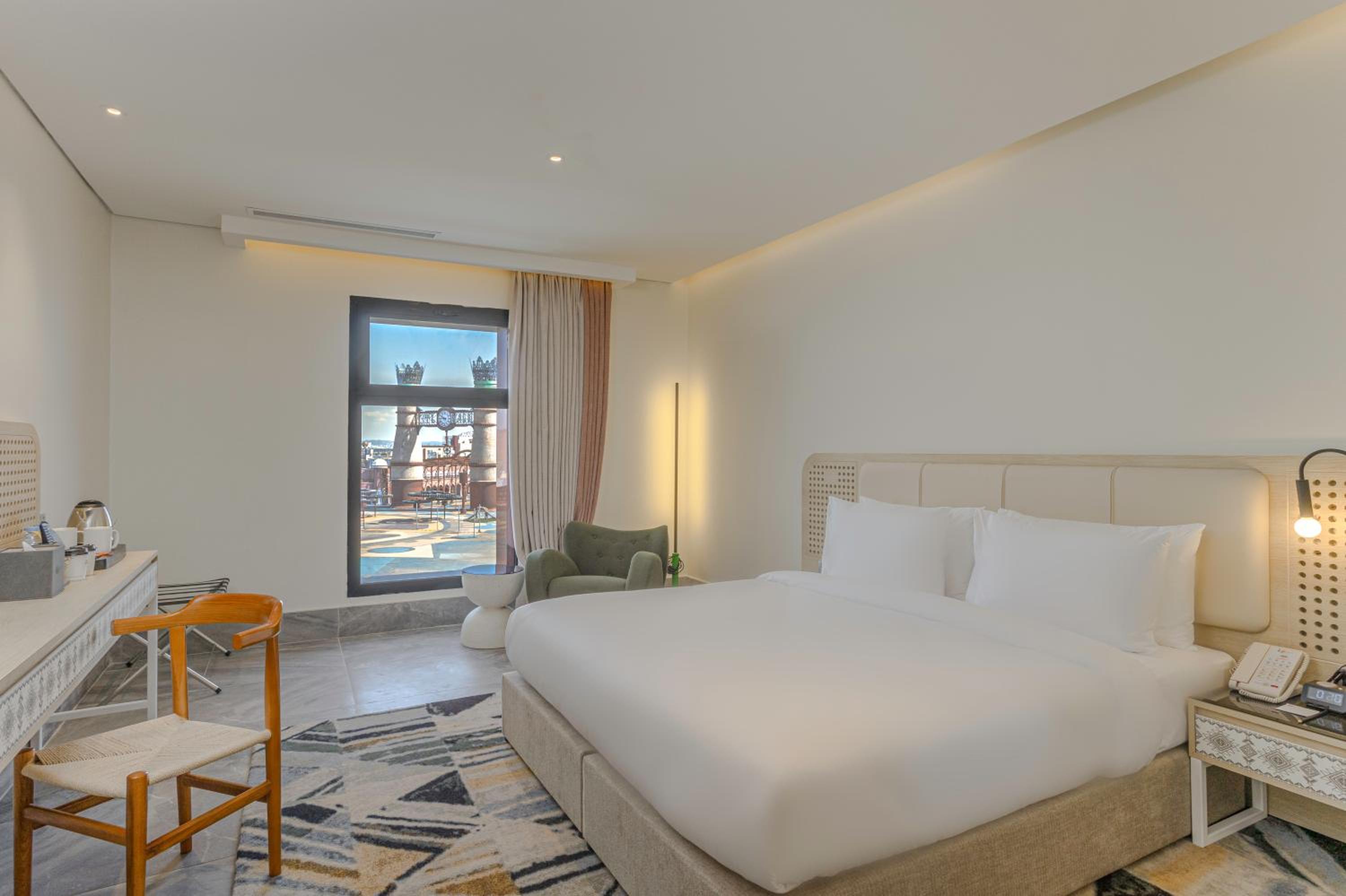 Standard King Room - Photo 4