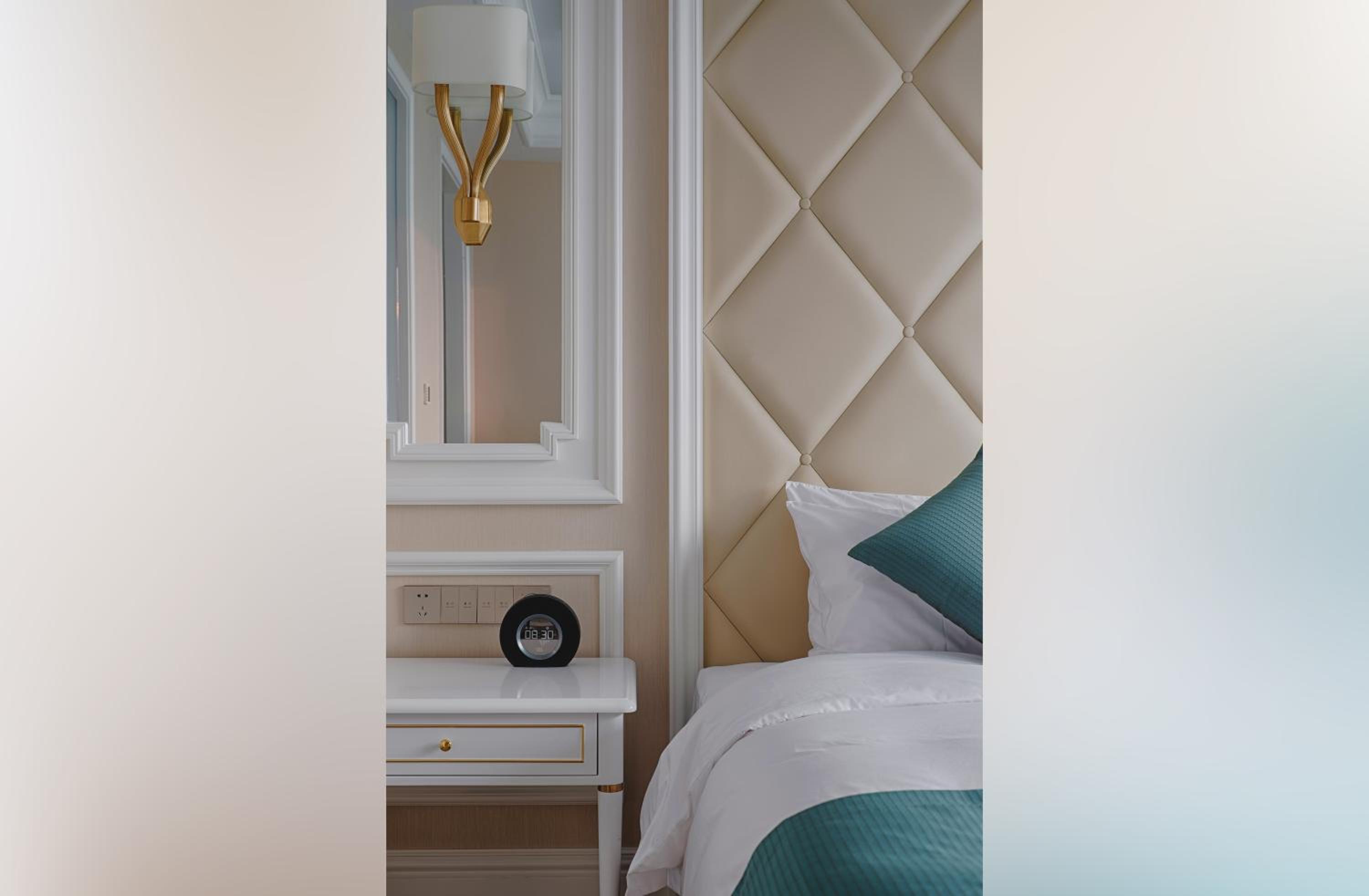 Executive Suite - Photo 5