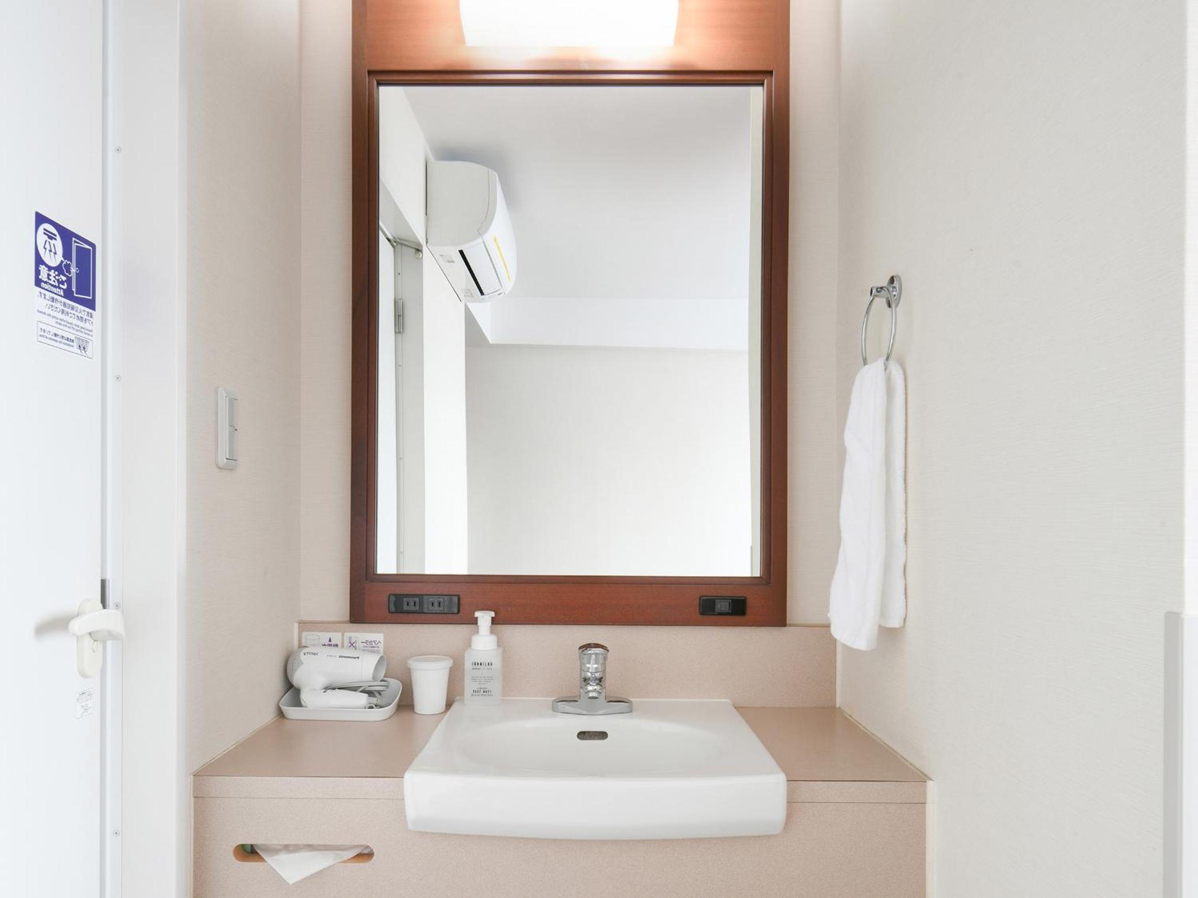 Double Room - Non-Smoking  - Photo 4