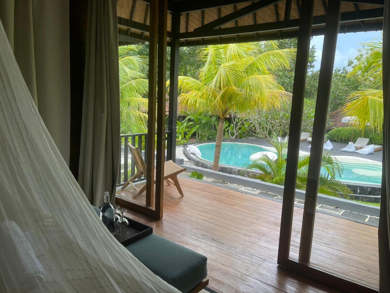 Double Room with Pool View - Photo 10