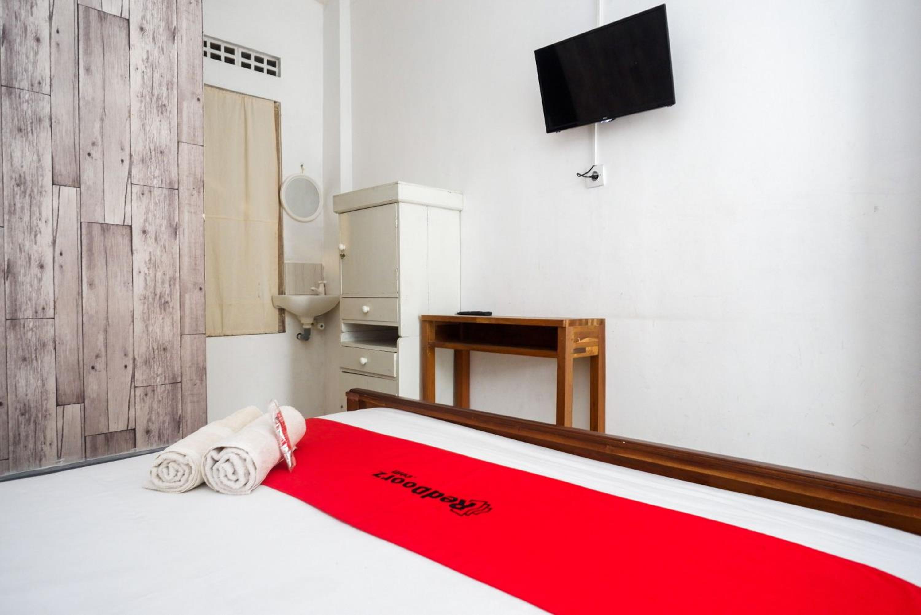 Standard Double Room - Photo 10