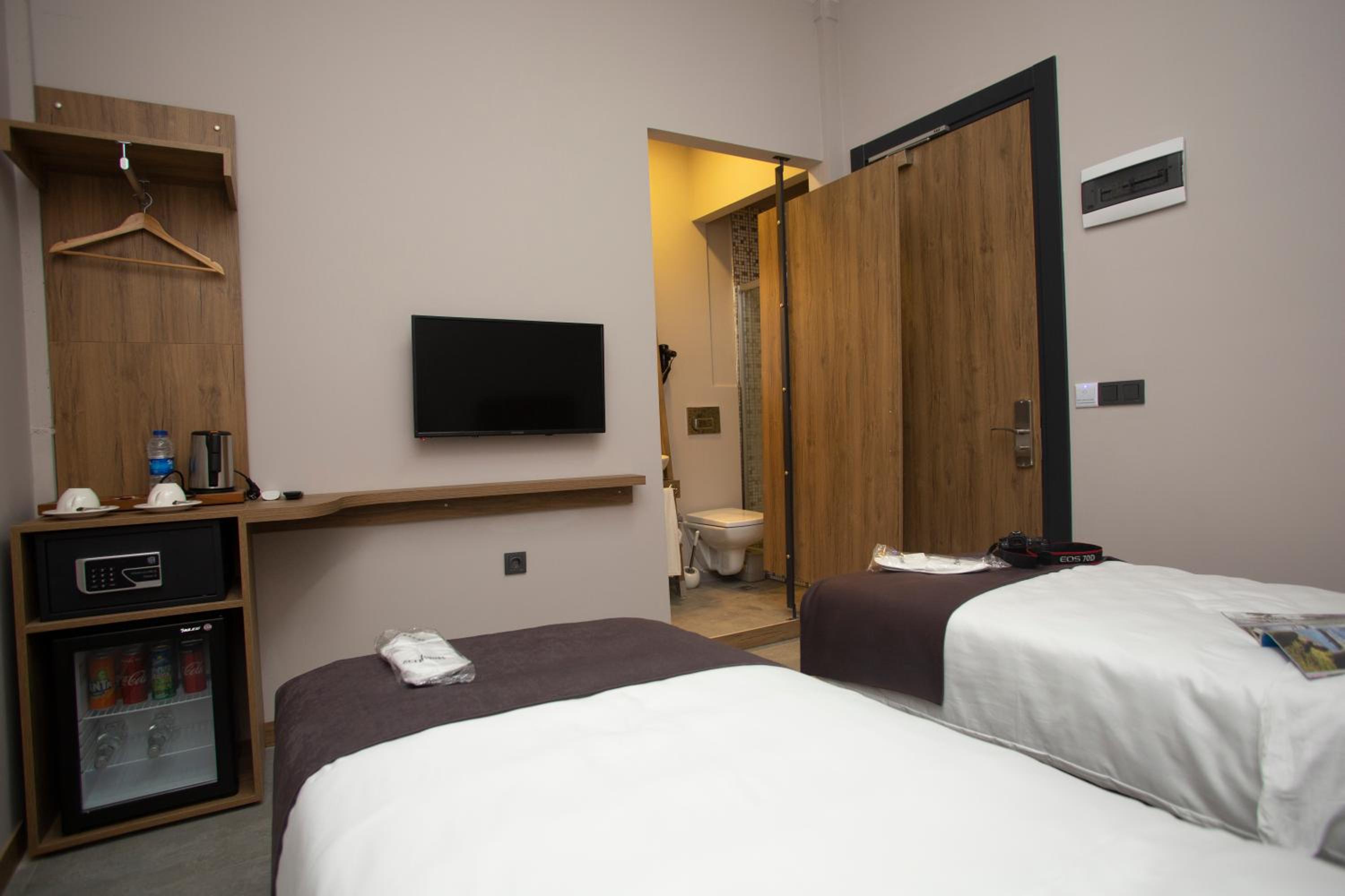 Standard Twin Room photo 3
