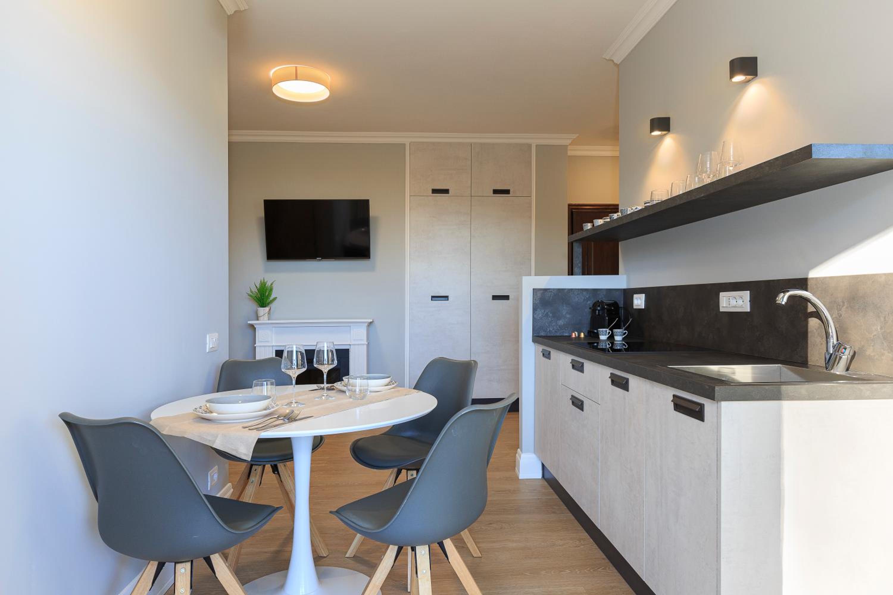 Apartment with Terrace photo 3