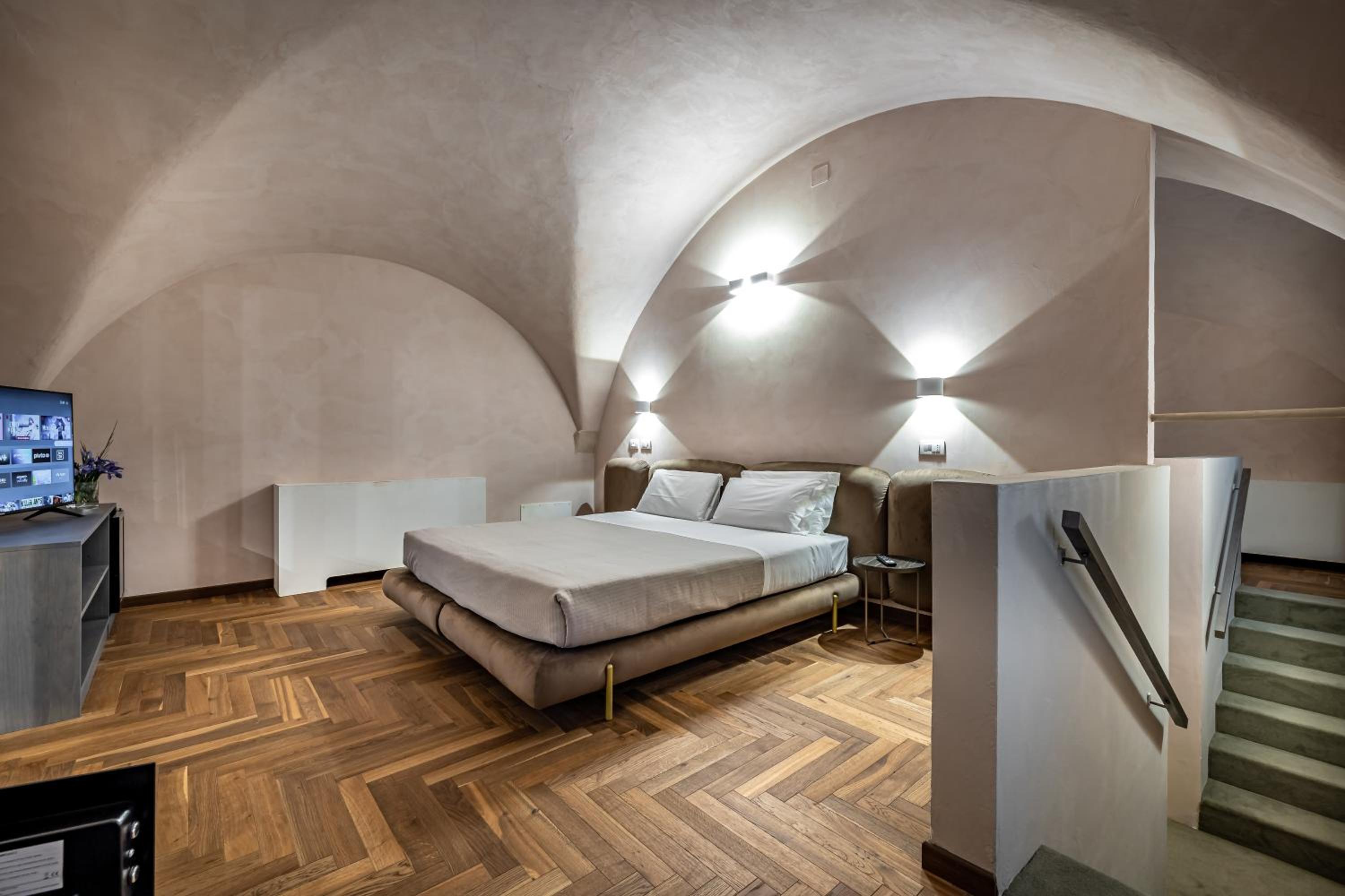 Deluxe Suite with Spa Bath