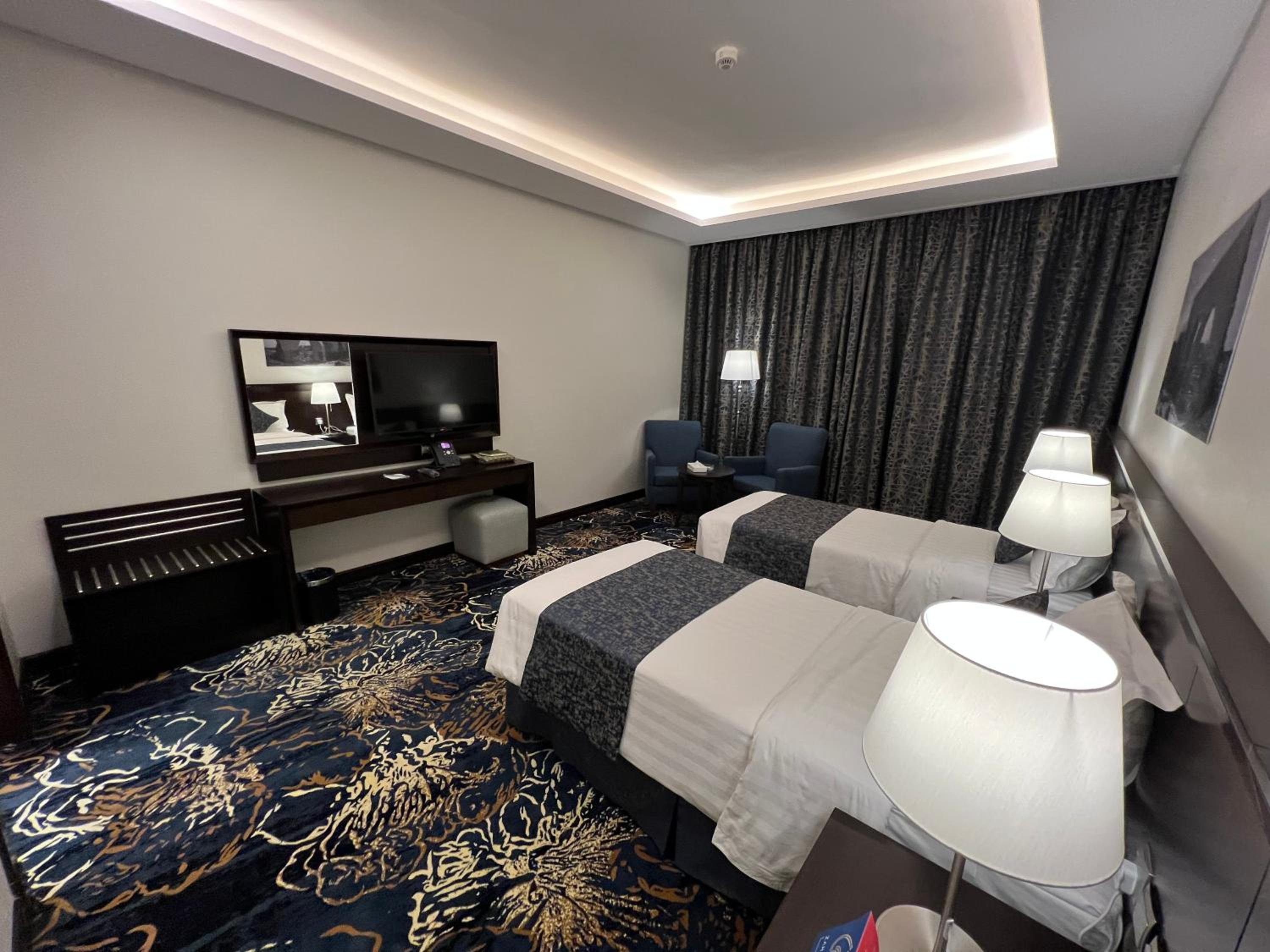 Standard Twin Room - Photo 2