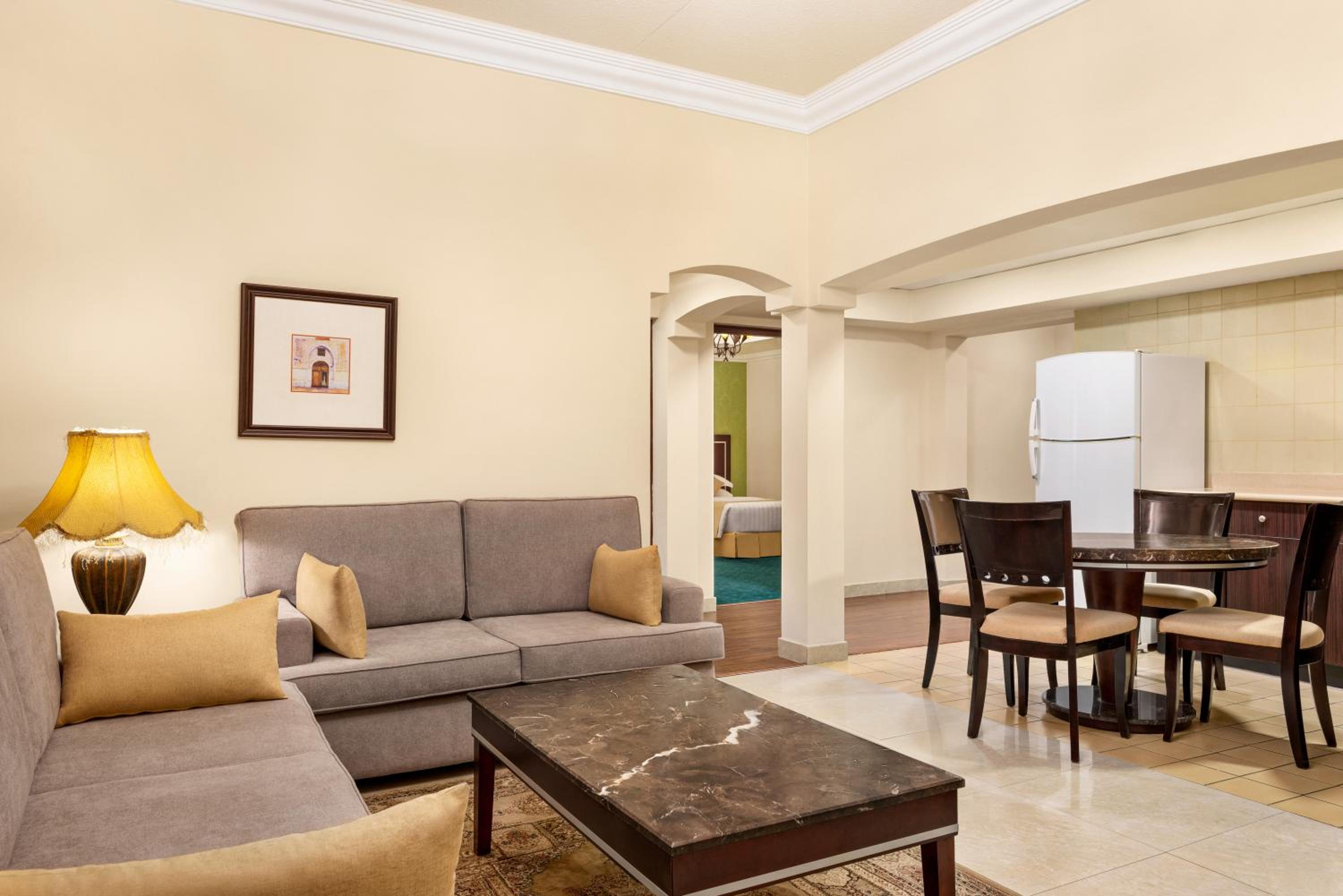 Ambassador Suite - Photo 5