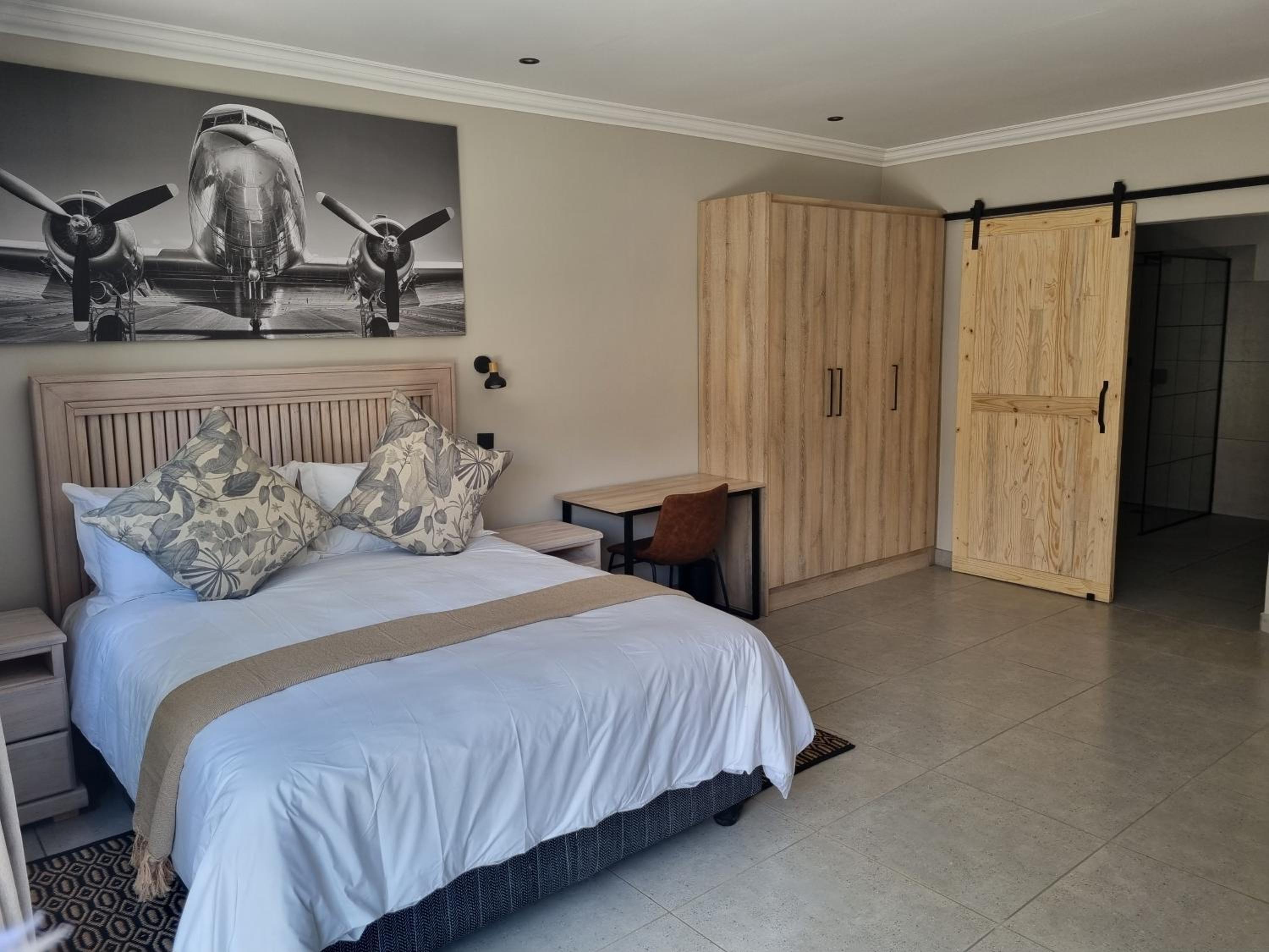 Double Room with Patio photo 3