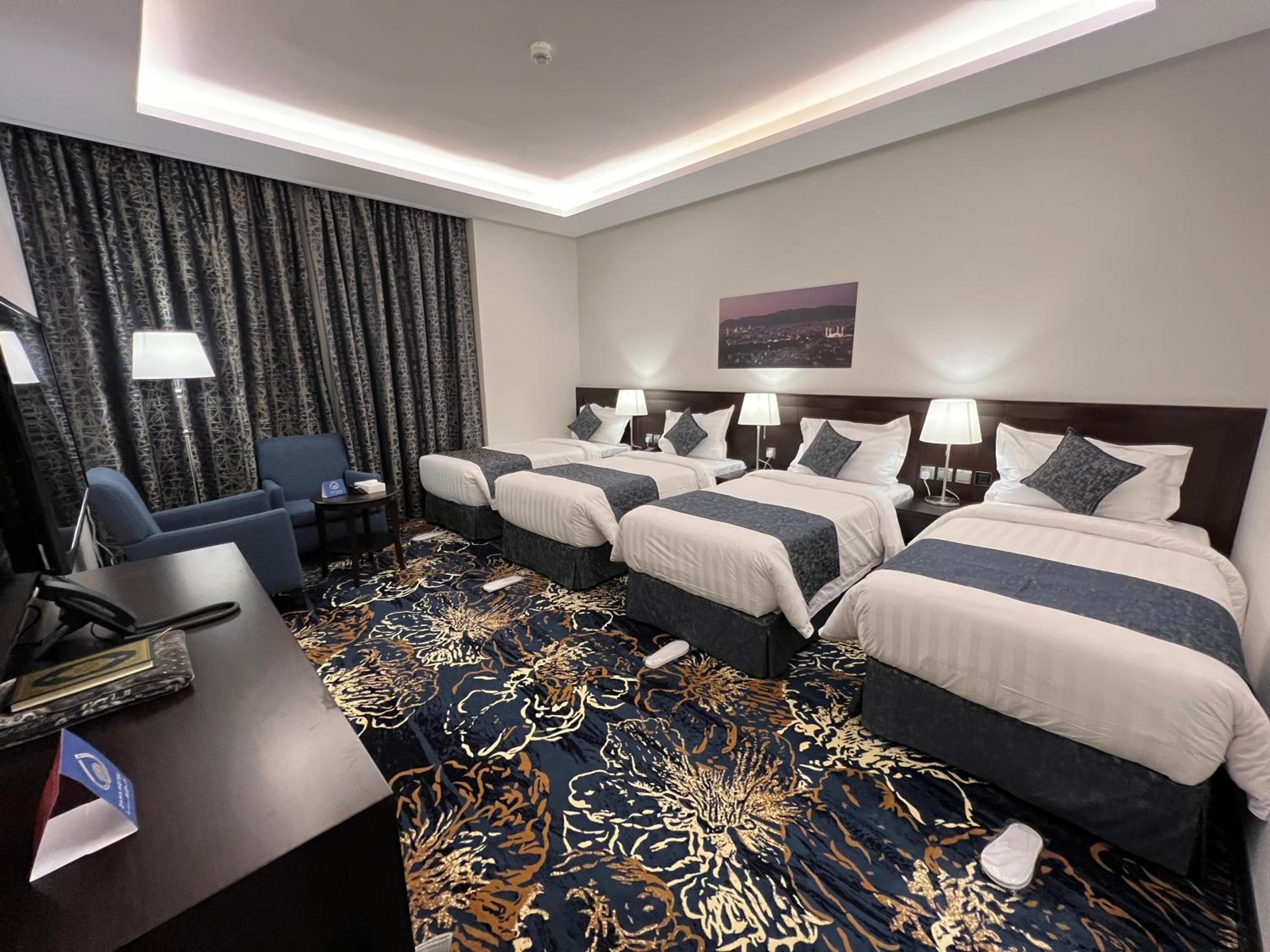 Standard Quadruple Room - Photo 3