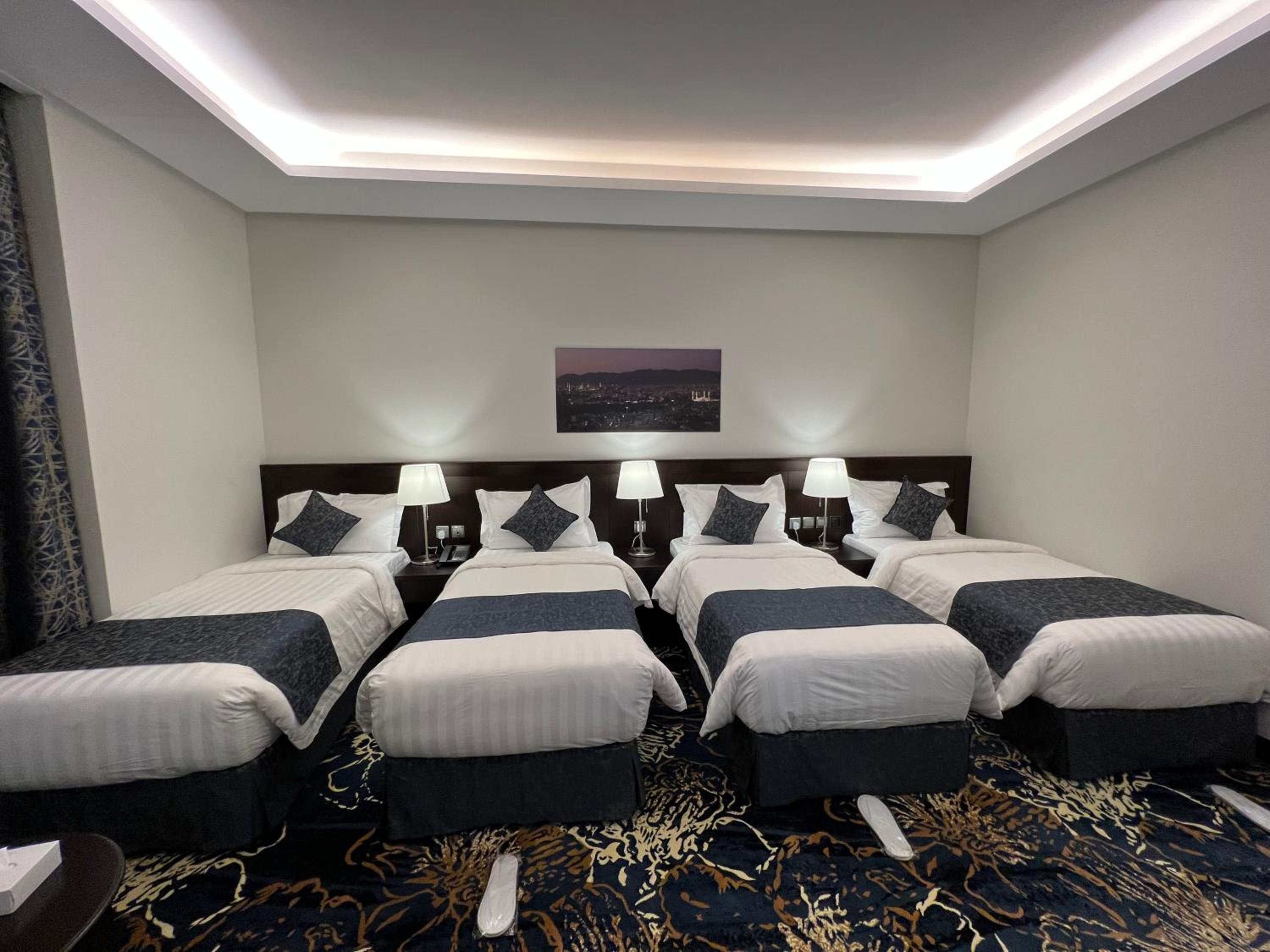 Standard Quadruple Room - Photo 2